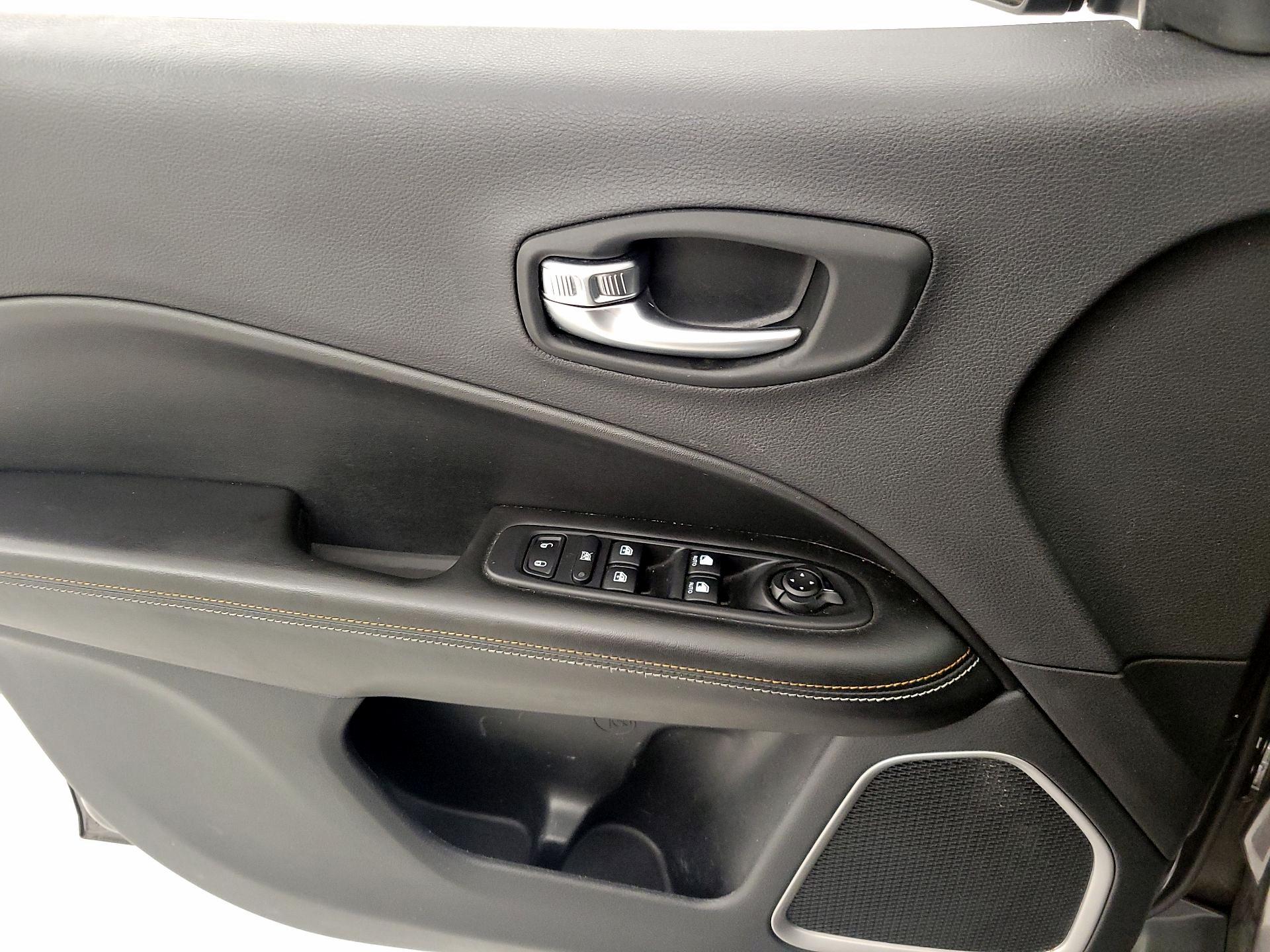 Thumbnail: 2020 Jeep Compass - 12