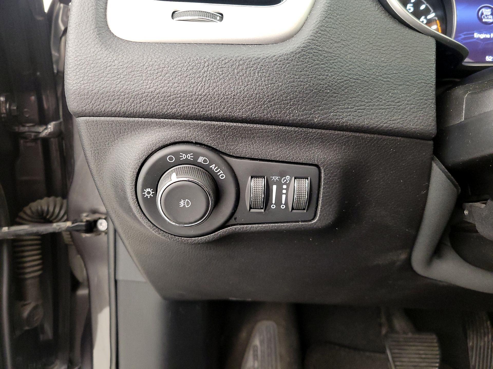 Thumbnail: 2020 Jeep Compass - 13