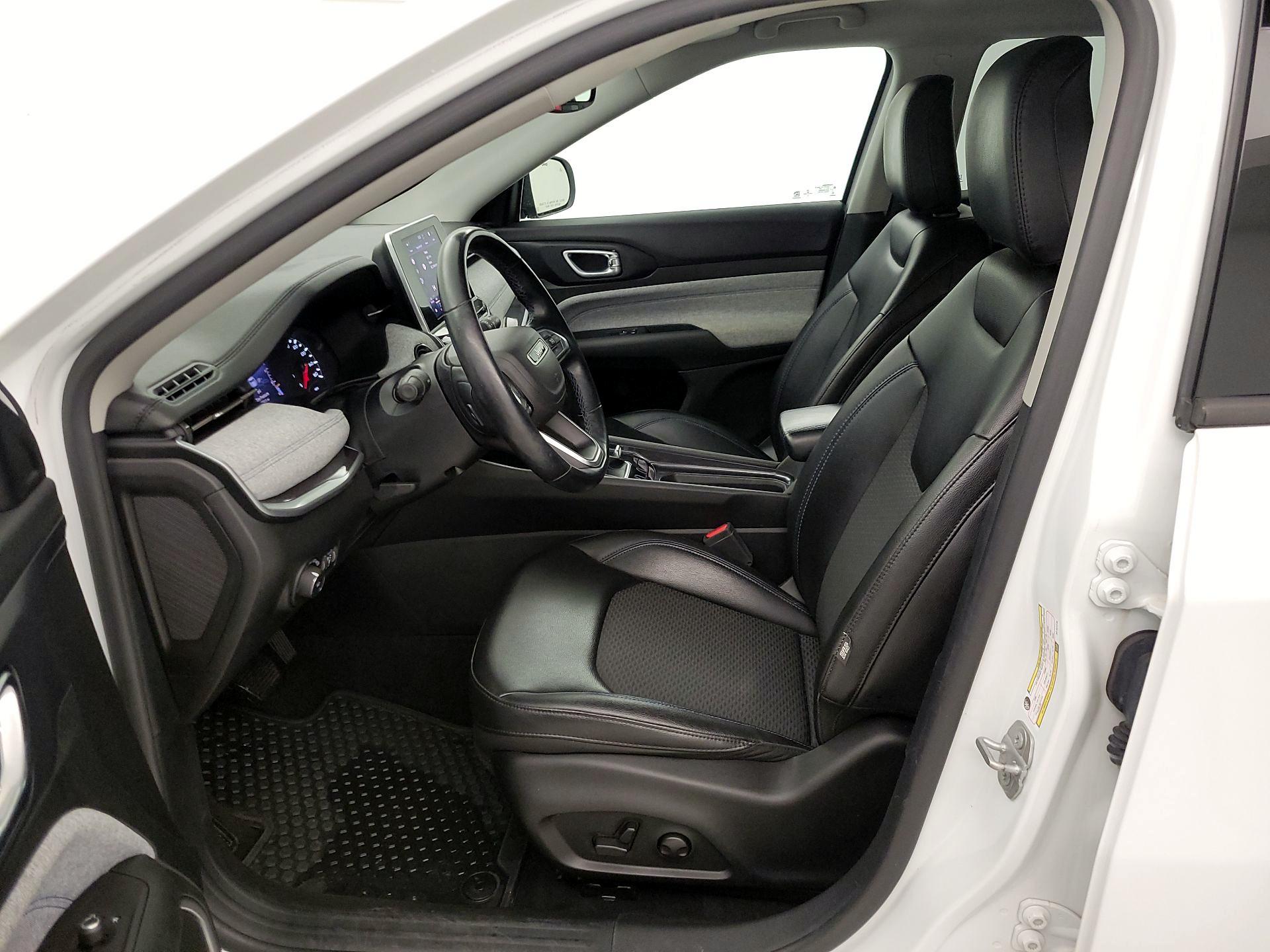 Thumbnail: 2022 Jeep Compass - 11