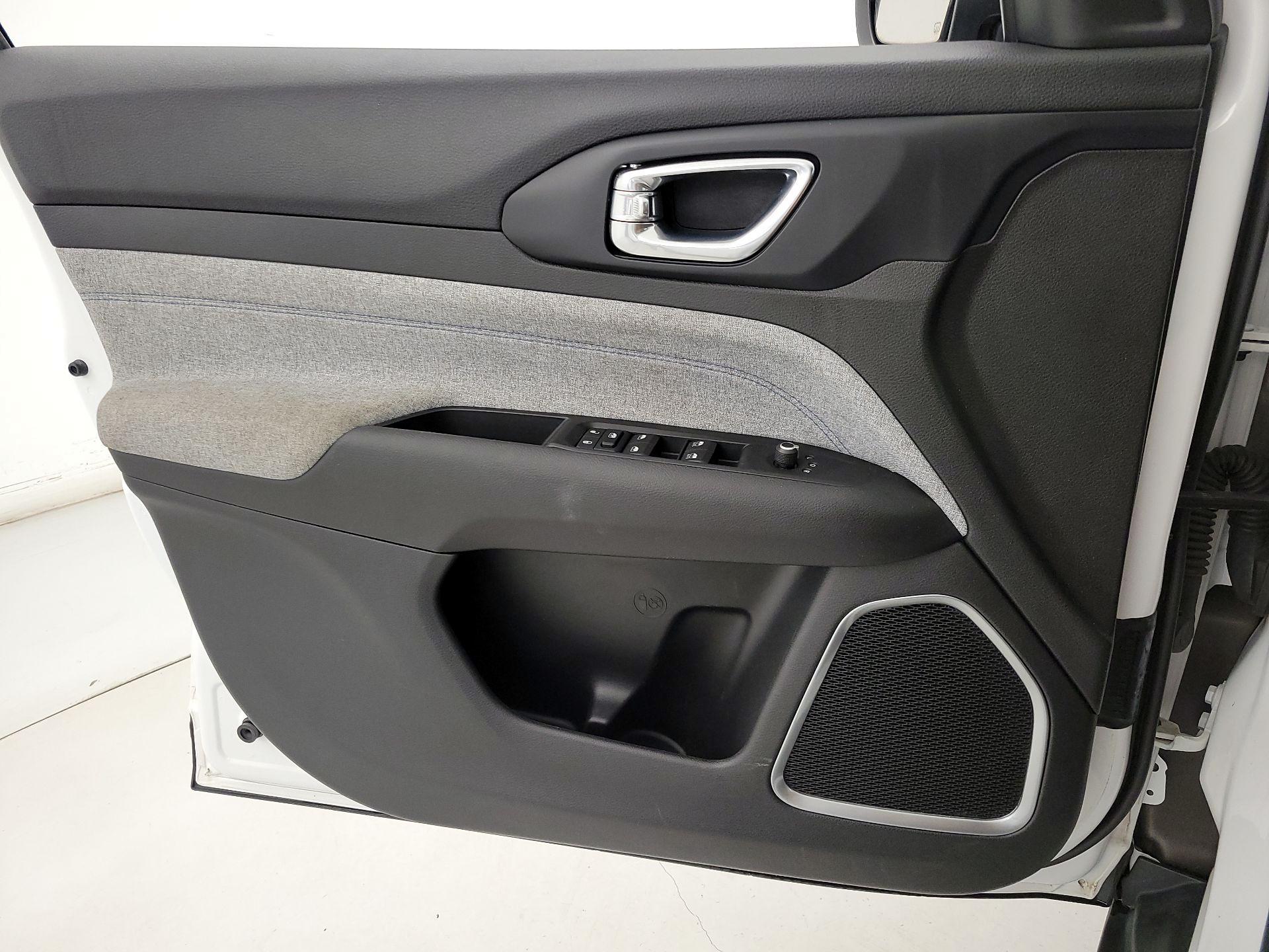 Thumbnail: 2022 Jeep Compass - 12