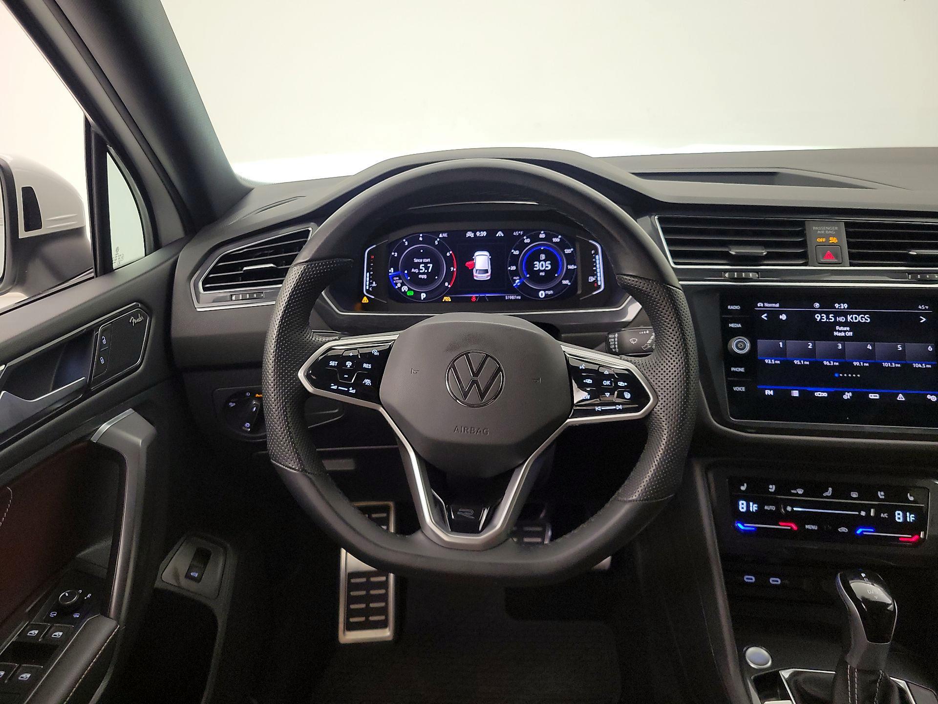 Thumbnail: 2022 Volkswagen Tiguan - 10