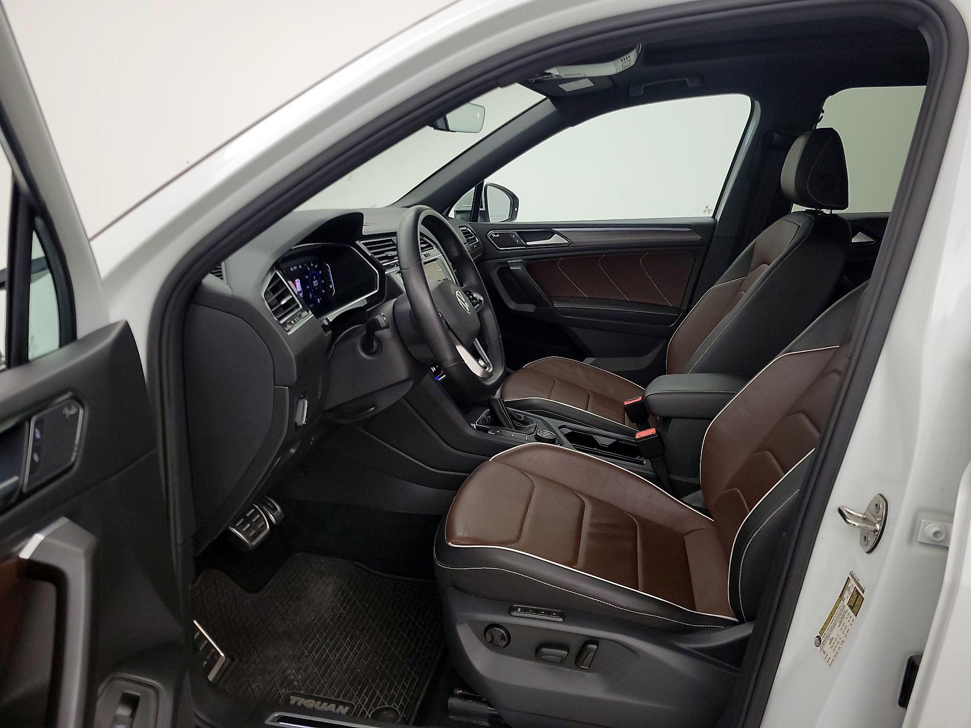 Thumbnail: 2022 Volkswagen Tiguan - 11