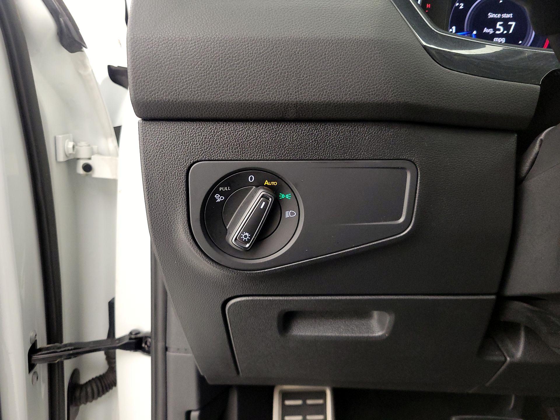 Thumbnail: 2022 Volkswagen Tiguan - 13