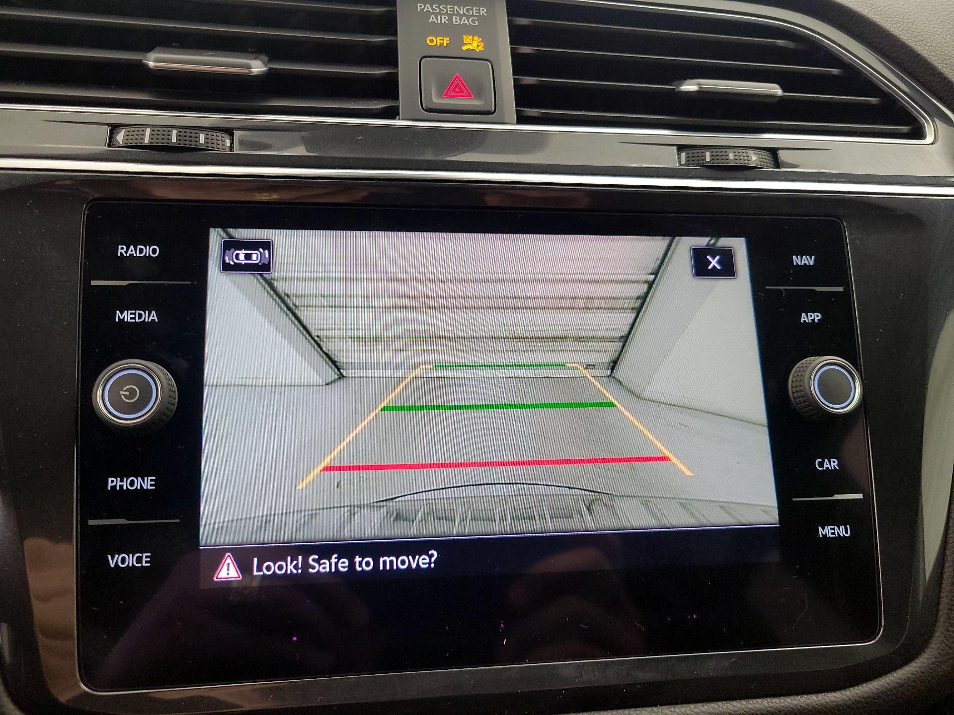 Thumbnail: 2022 Volkswagen Tiguan - 14