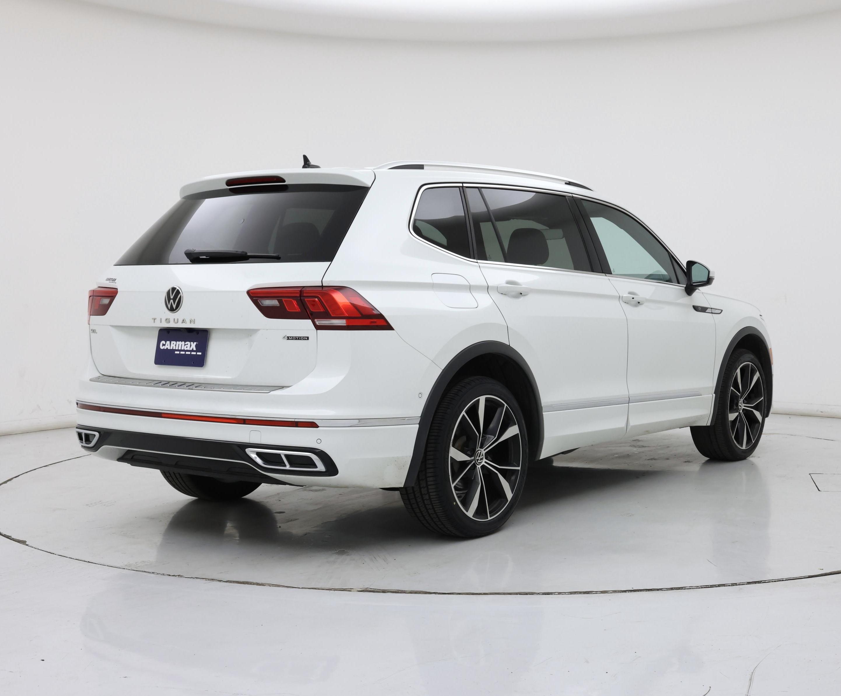 Thumbnail: 2022 Volkswagen Tiguan - 8