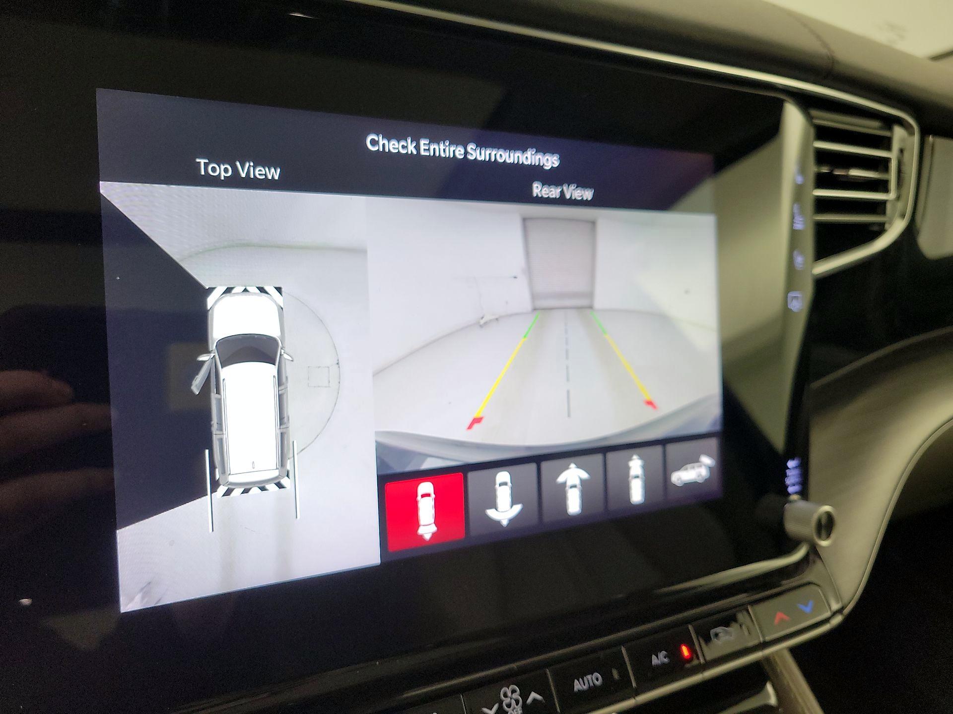 Thumbnail: 2023 Jeep Wagoneer - 15