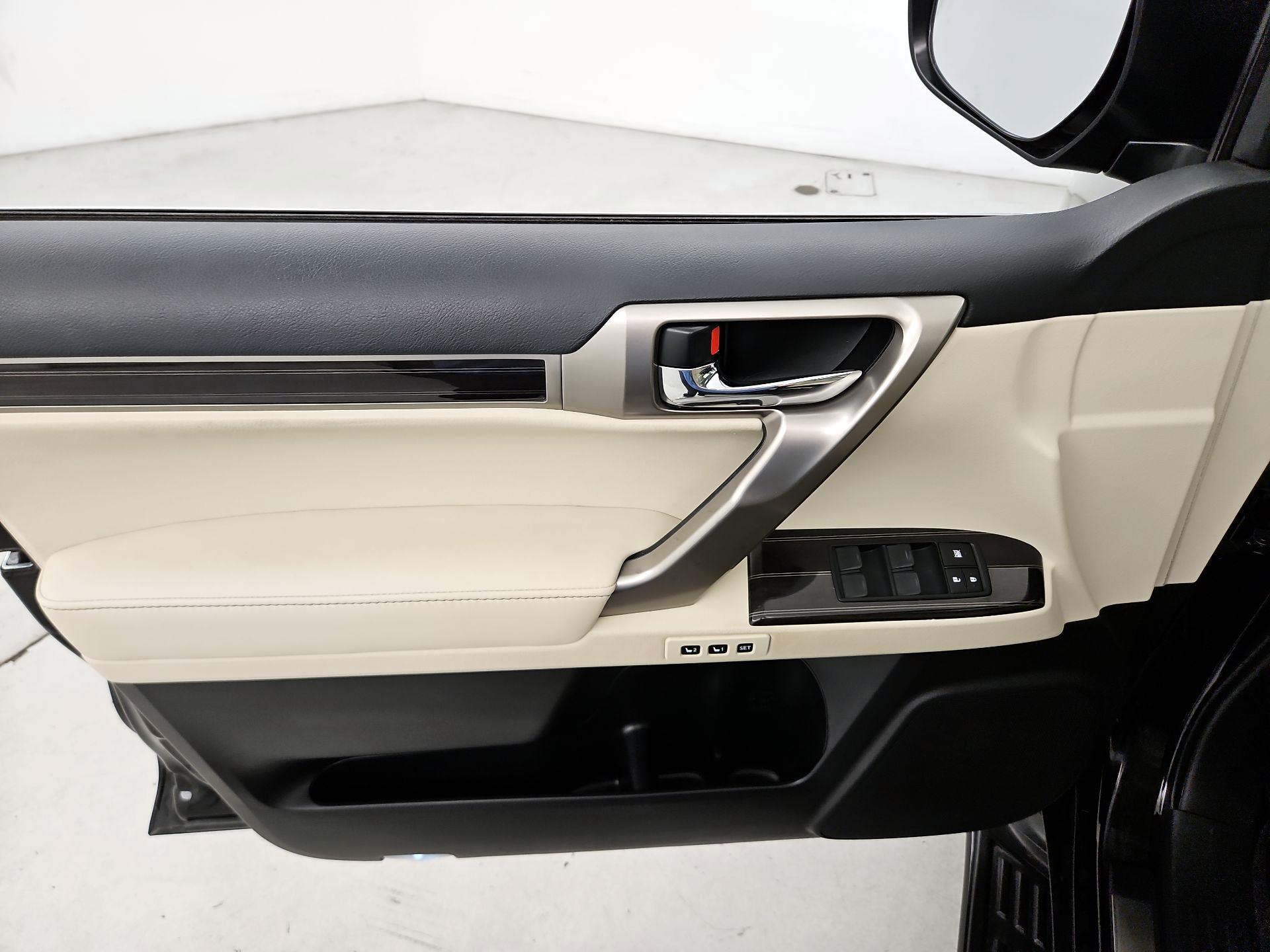 Thumbnail: 2020 Lexus GX - 12