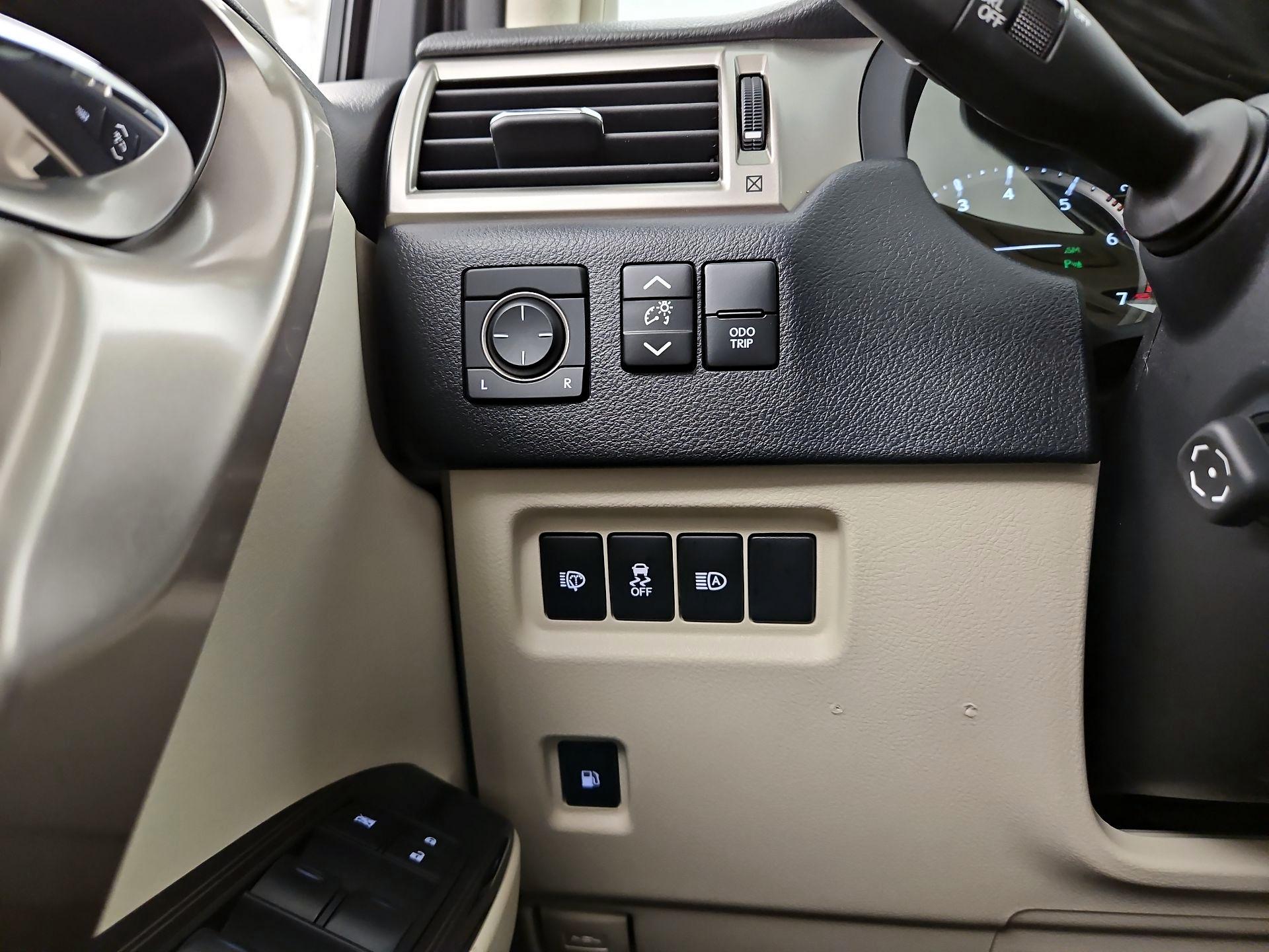 Thumbnail: 2020 Lexus GX - 13