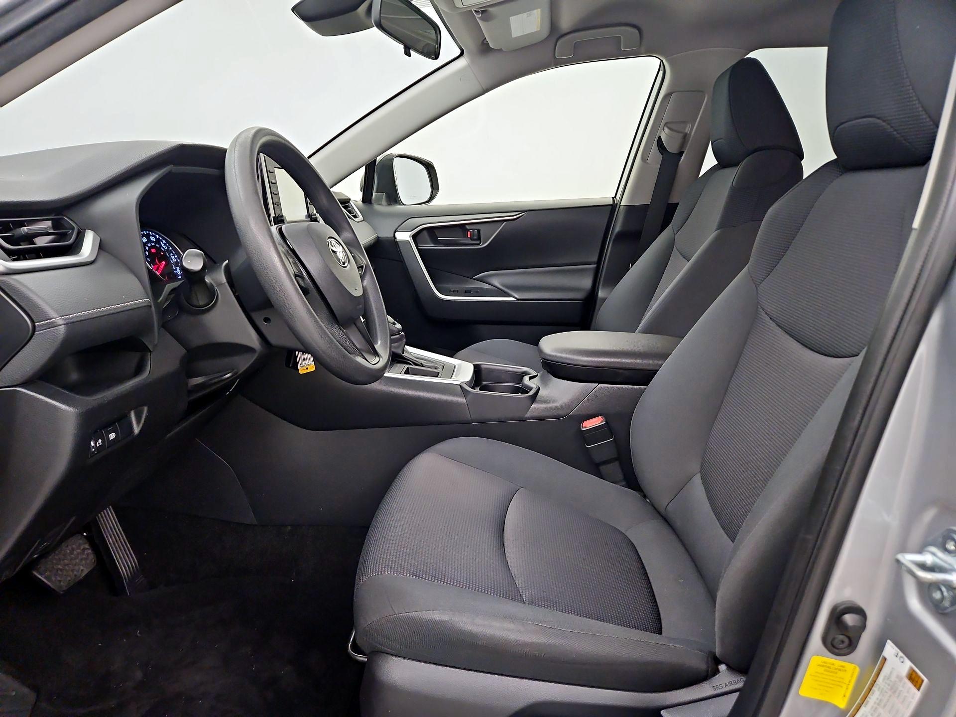 Thumbnail: 2019 Toyota RAV4 - 11