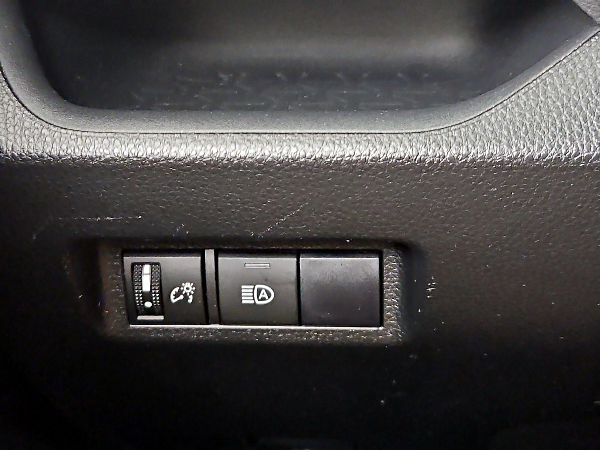 Thumbnail: 2019 Toyota RAV4 - 13