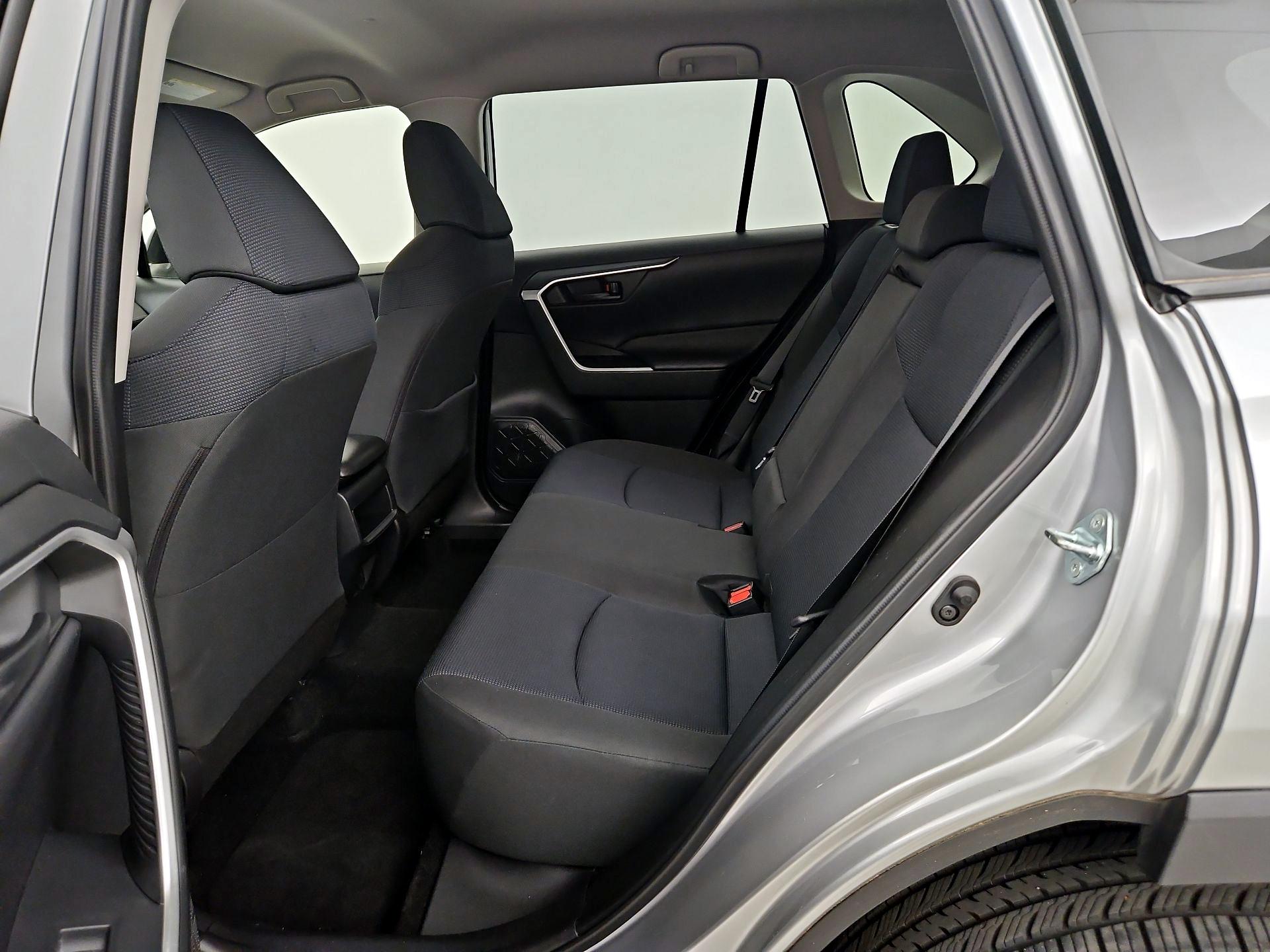 Thumbnail: 2019 Toyota RAV4 - 19