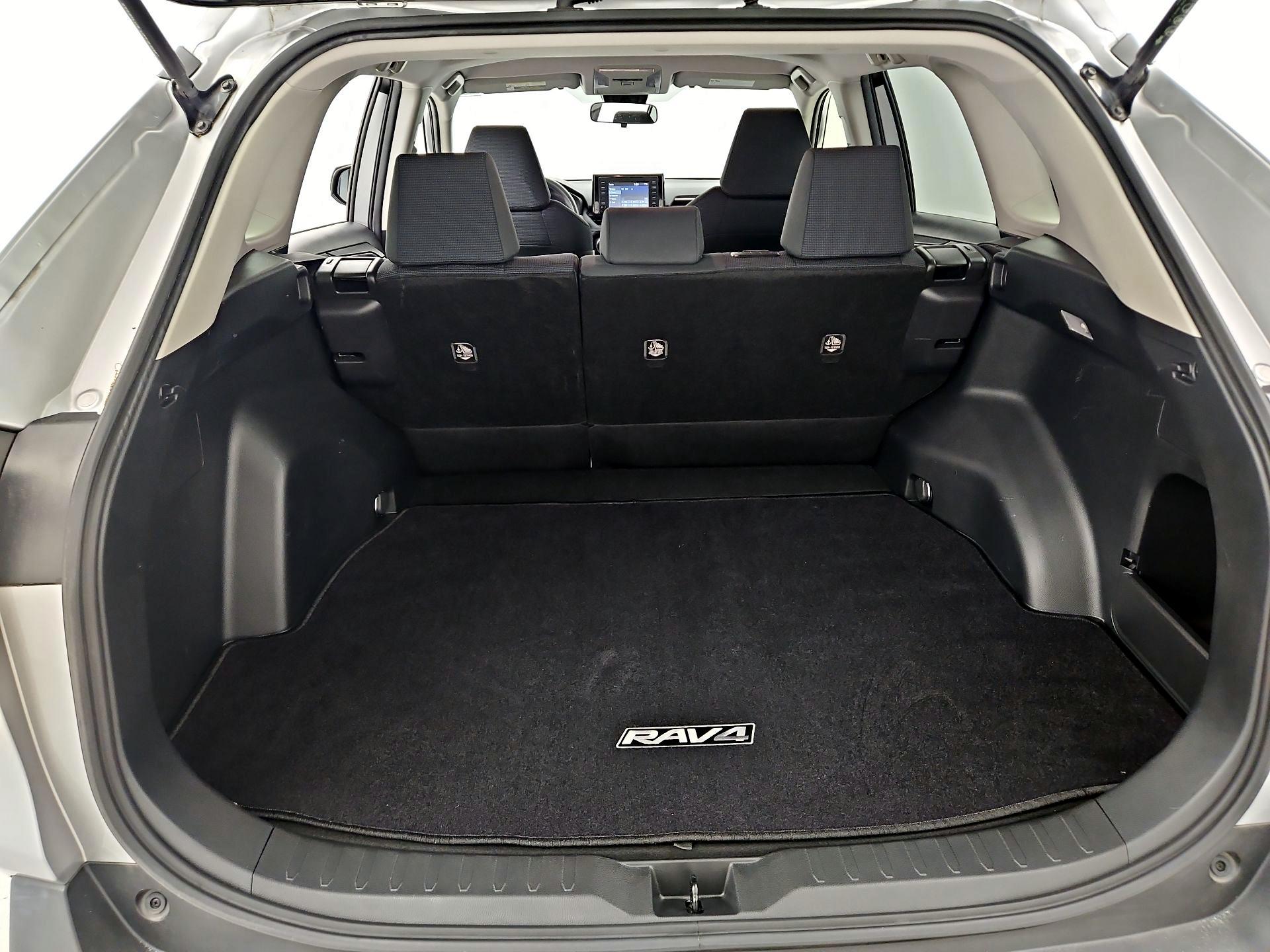 Thumbnail: 2019 Toyota RAV4 - 20