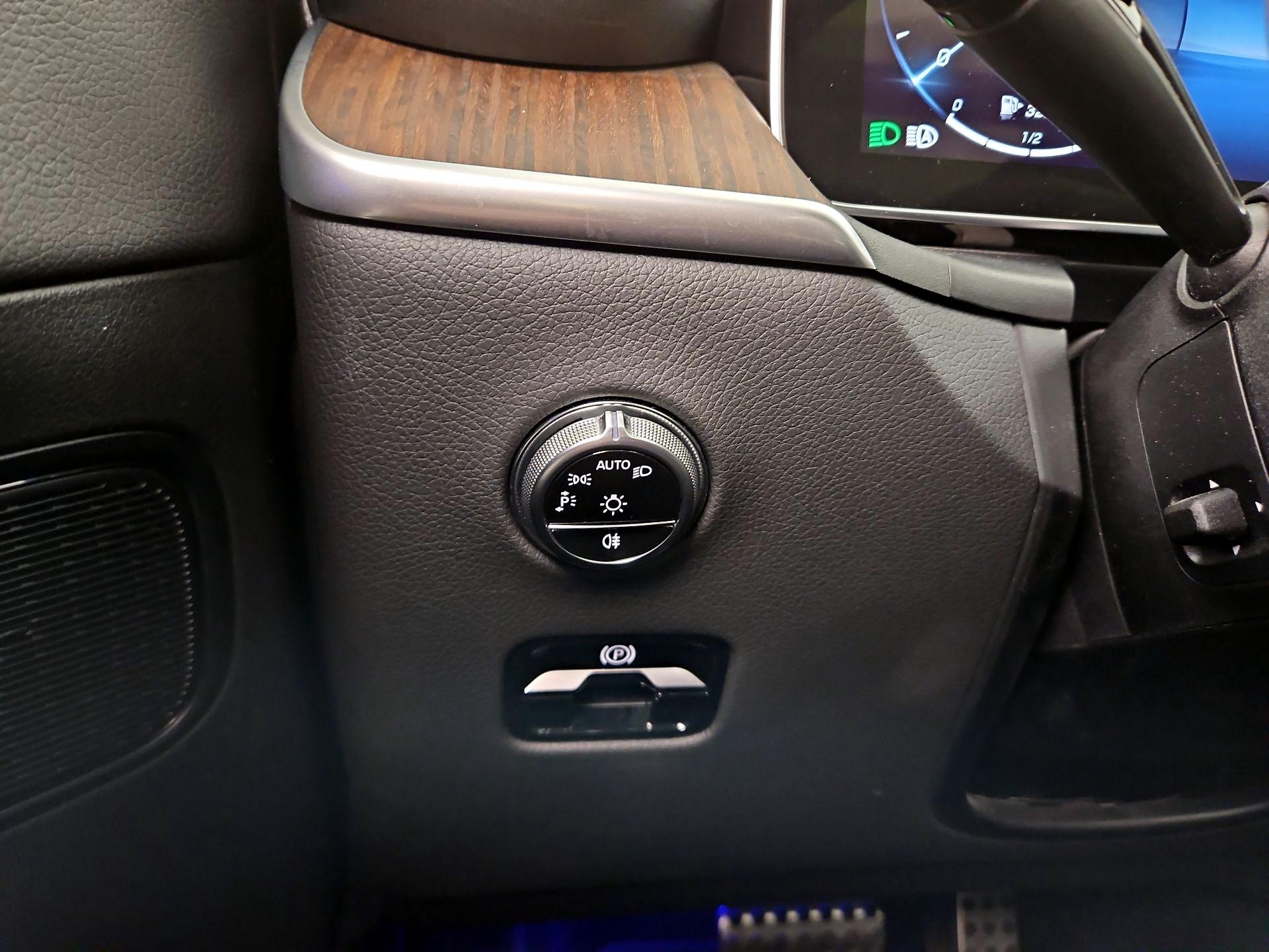 Thumbnail: 2024 Mercedes-Benz GLC - 13