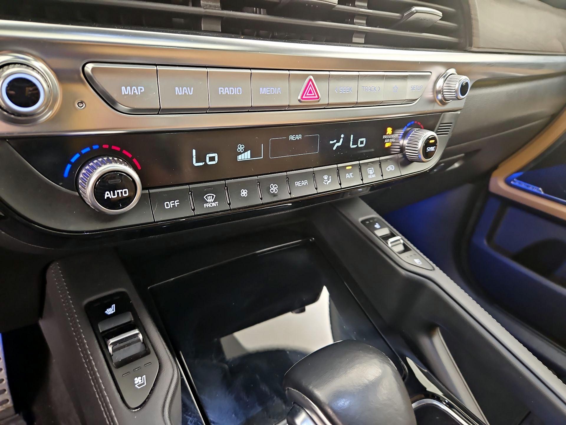 Thumbnail: 2020 Kia Telluride - 16