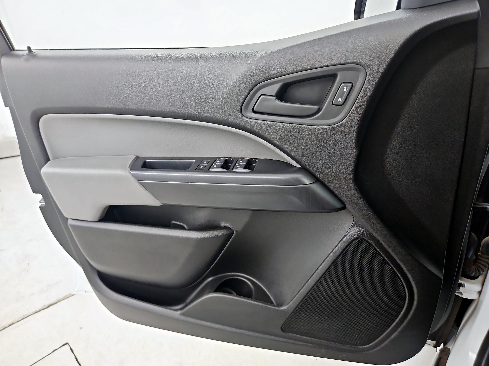 Thumbnail: 2019 Chevrolet Colorado - 12