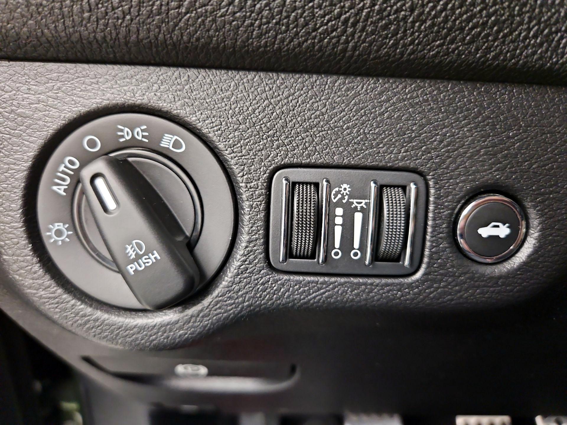 Thumbnail: 2020 Dodge Challenger - 13