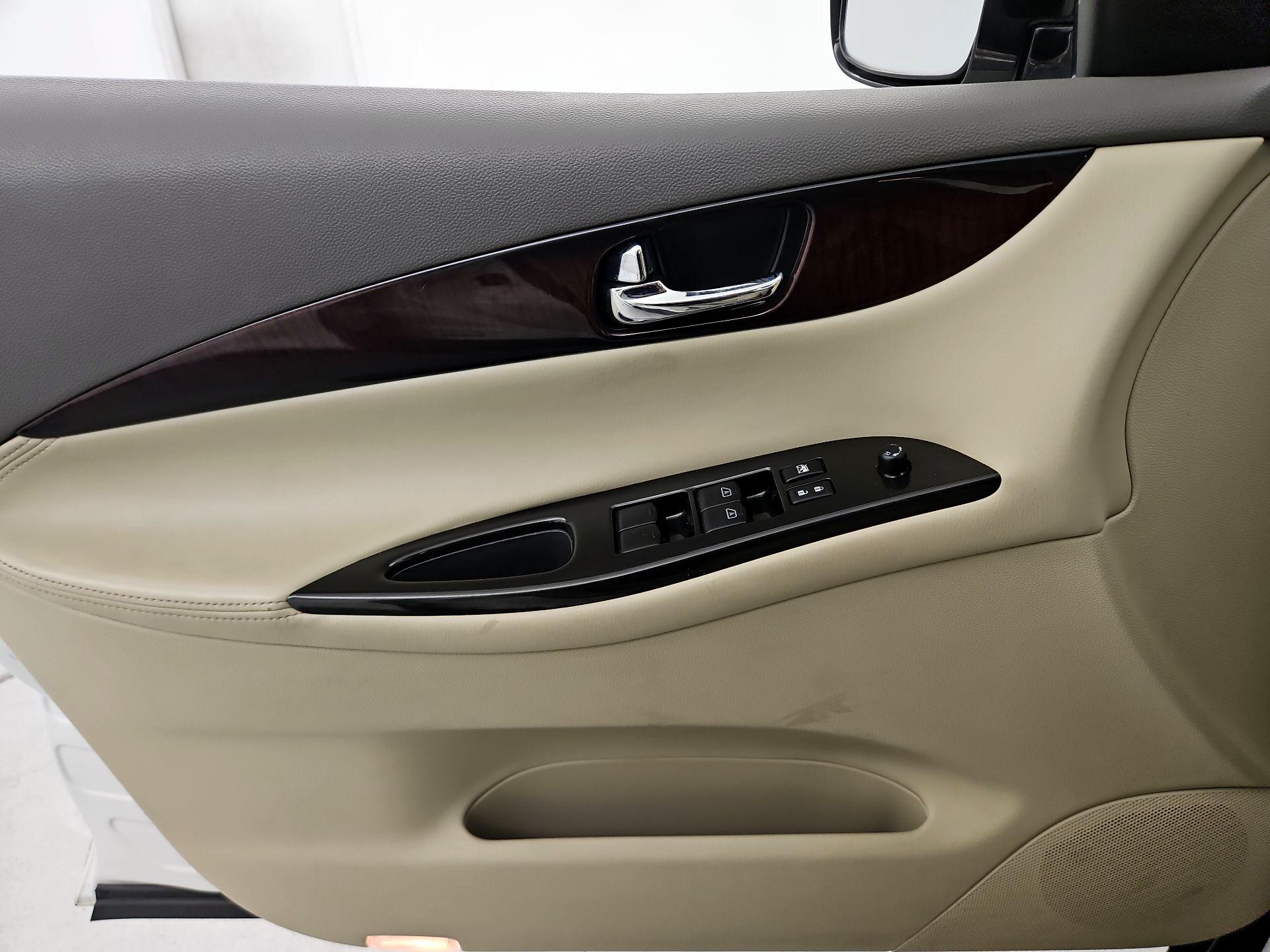 Thumbnail: 2014 INFINITI QX50 - 12