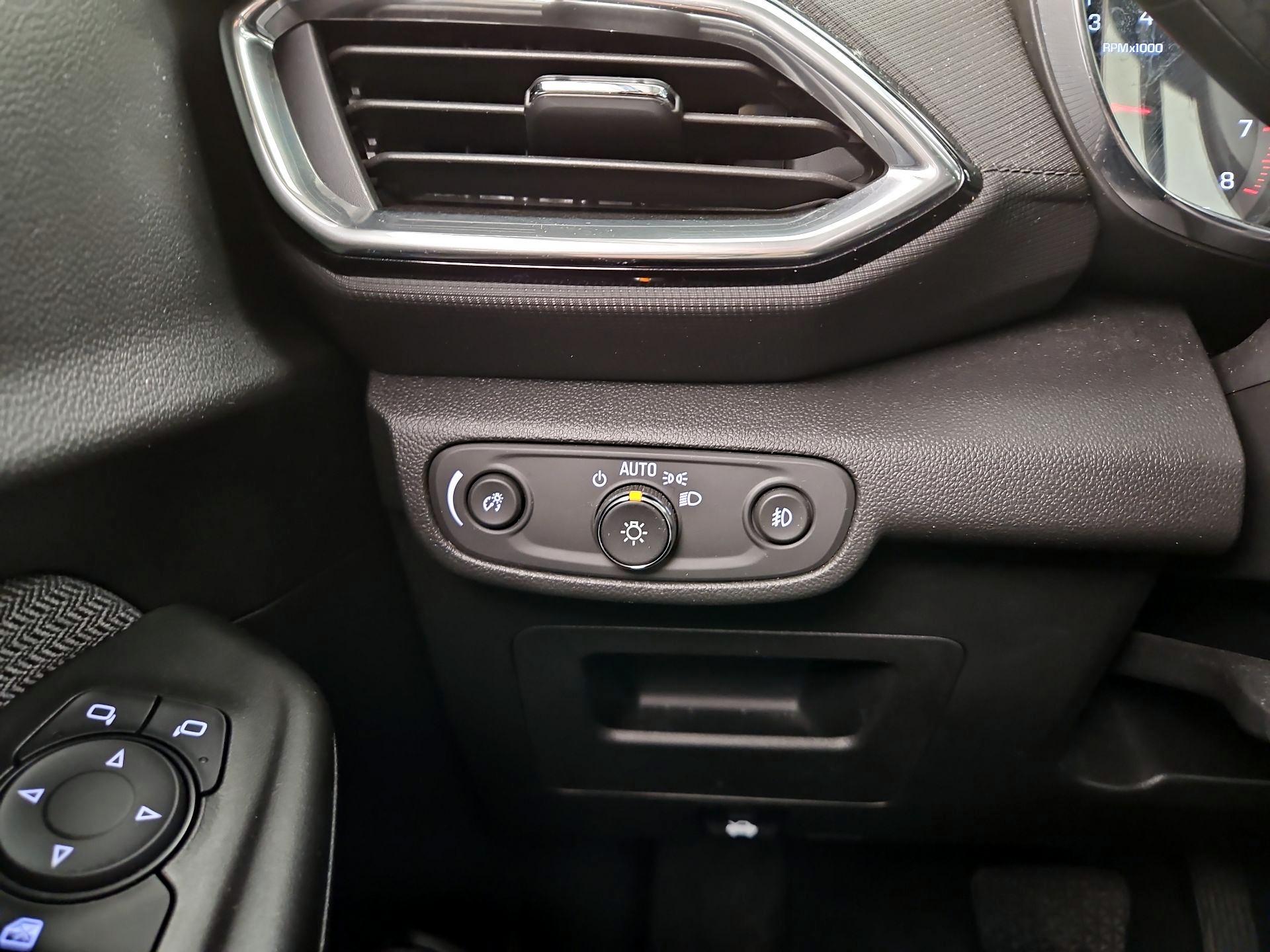 Thumbnail: 2023 Chevrolet TrailBlazer - 13