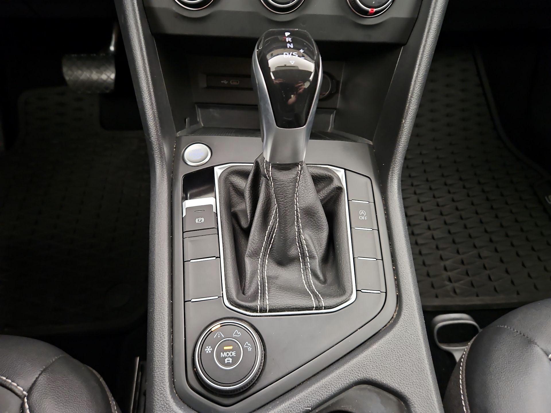 Thumbnail: 2022 Volkswagen Taos - 17