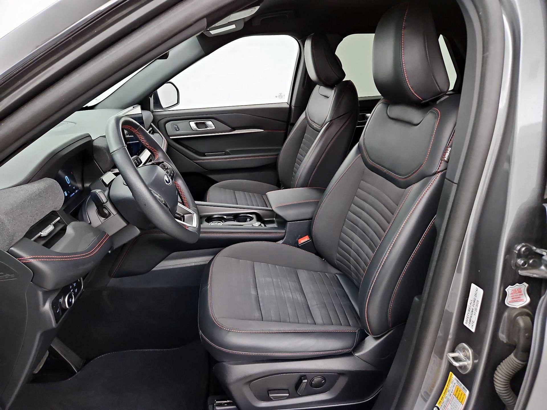 Thumbnail: 2025 Ford Explorer - 11