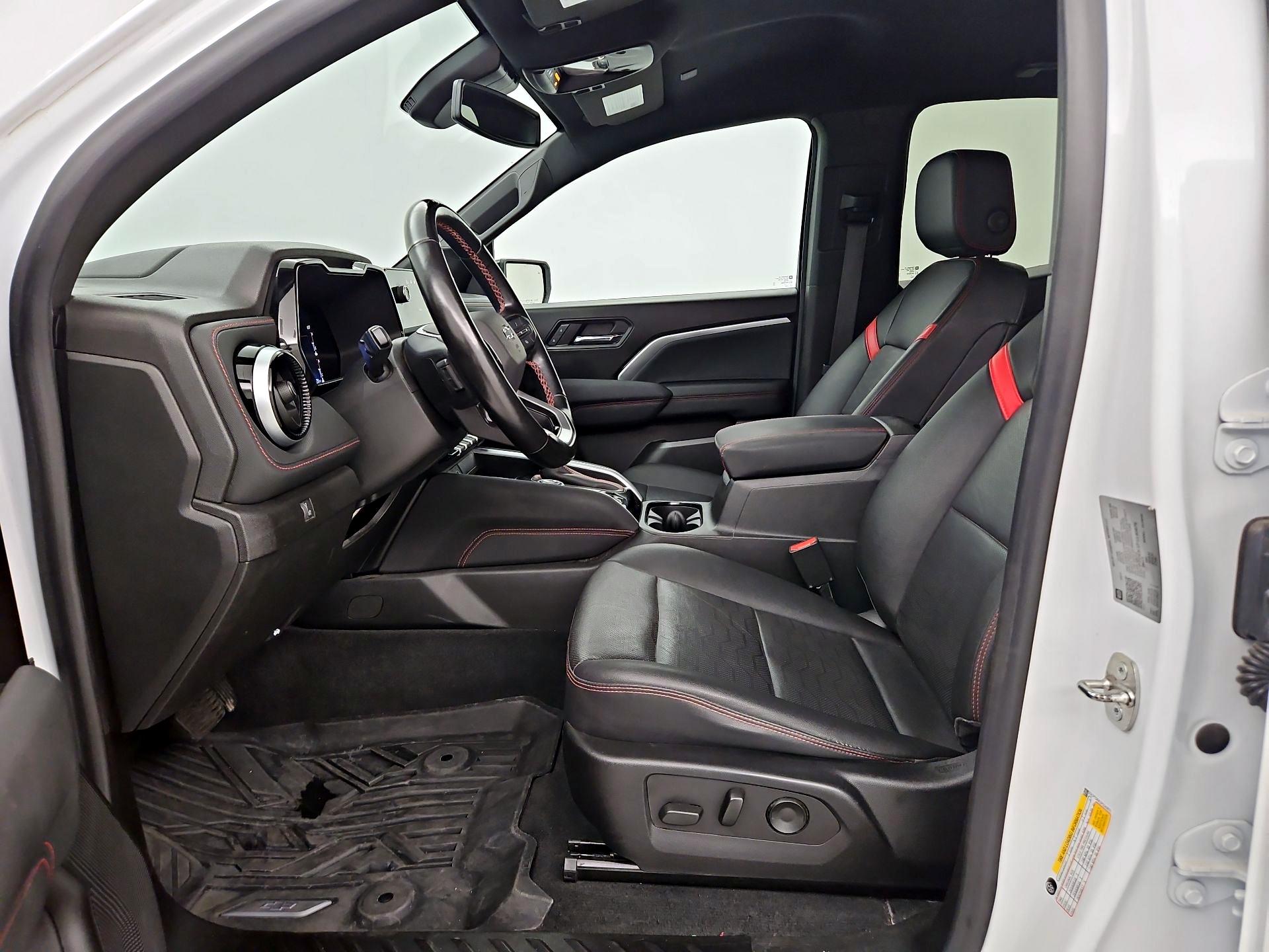 Thumbnail: 2023 Chevrolet Colorado - 11