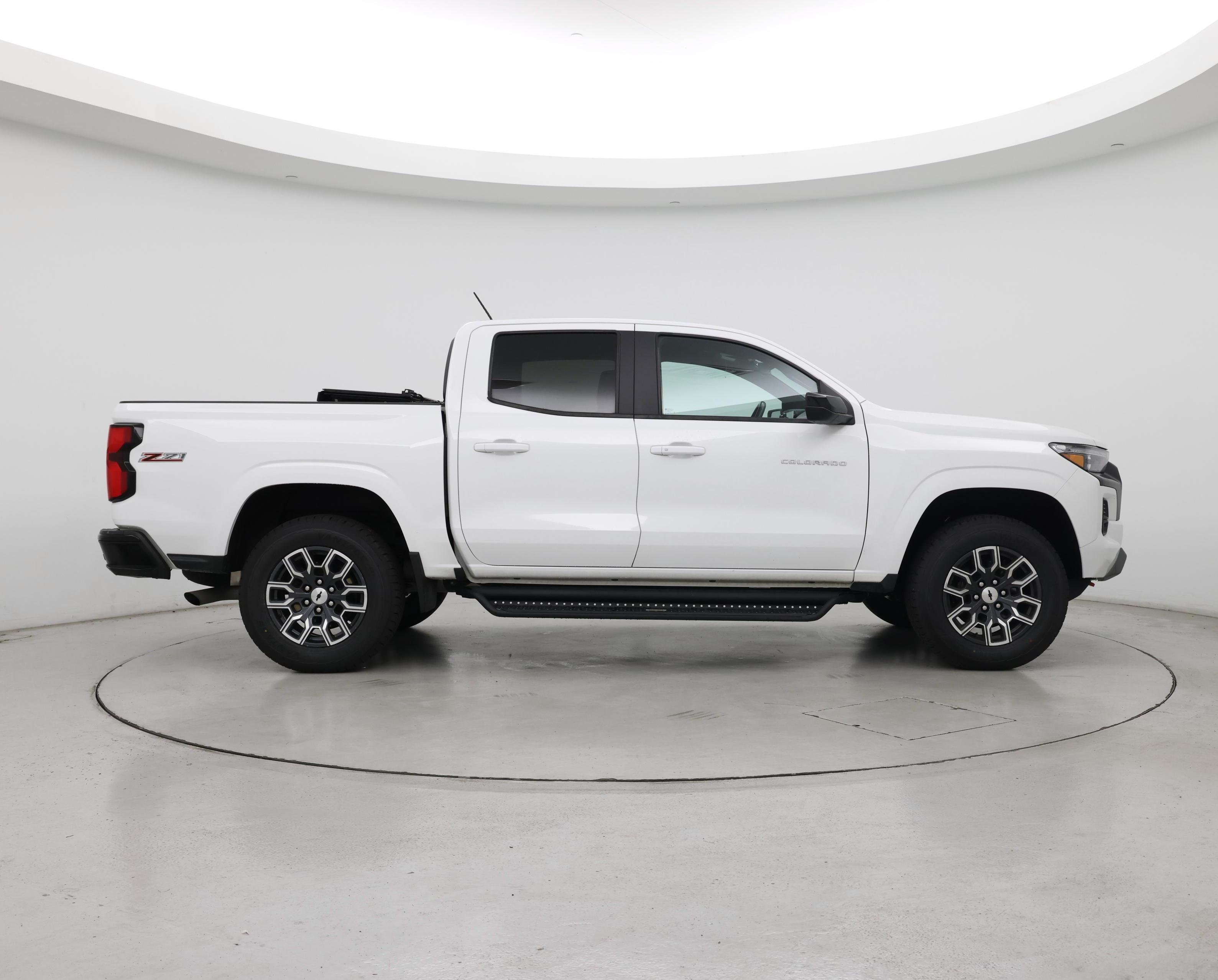 Thumbnail: 2023 Chevrolet Colorado - 7