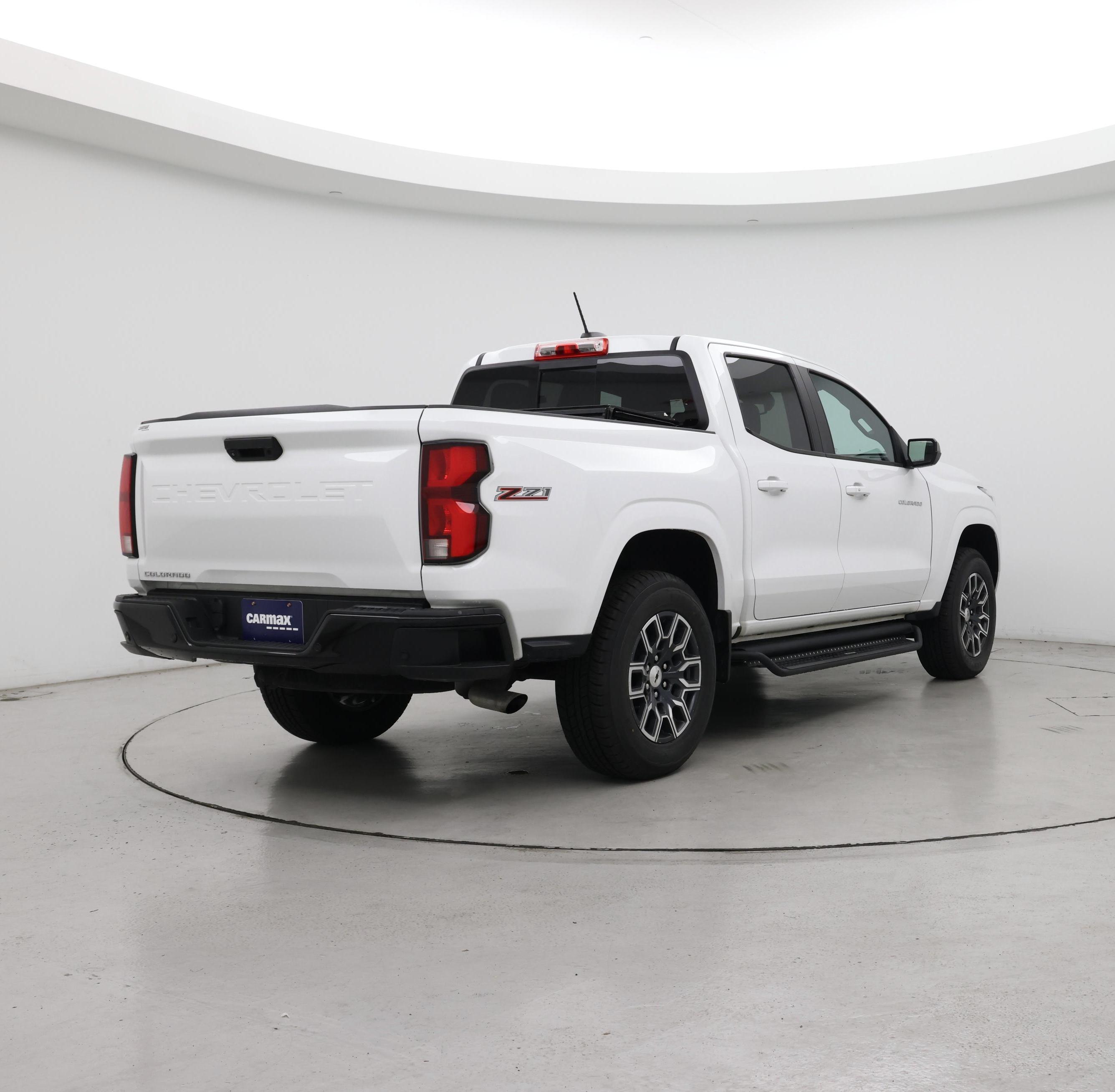 Thumbnail: 2023 Chevrolet Colorado - 8
