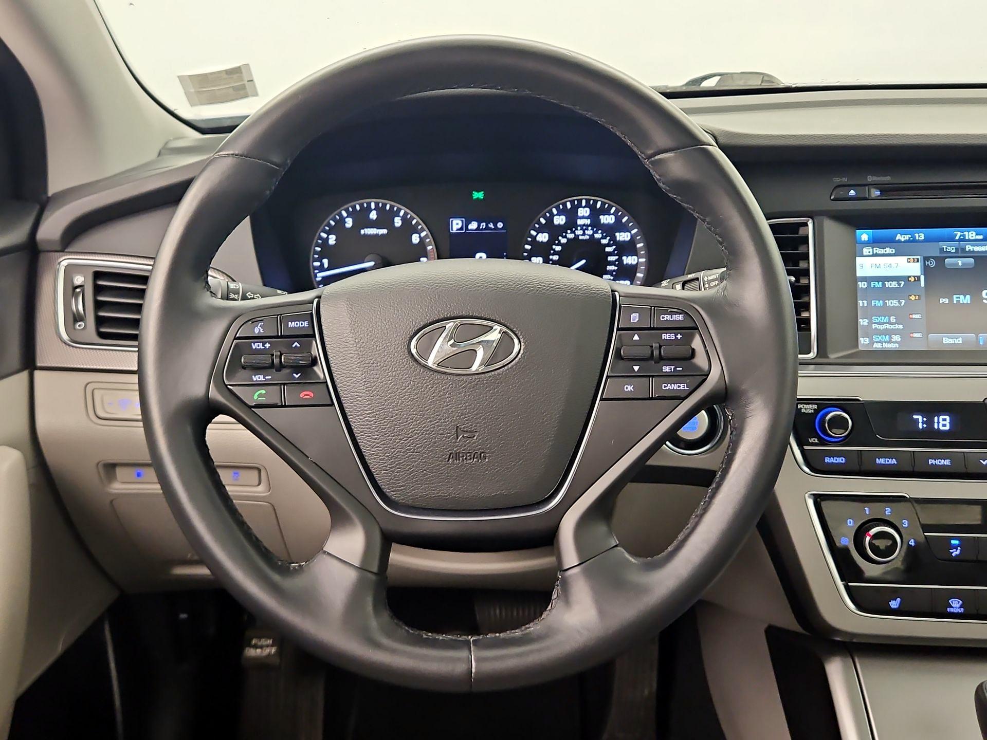 Thumbnail: 2017 Hyundai Sonata - 10