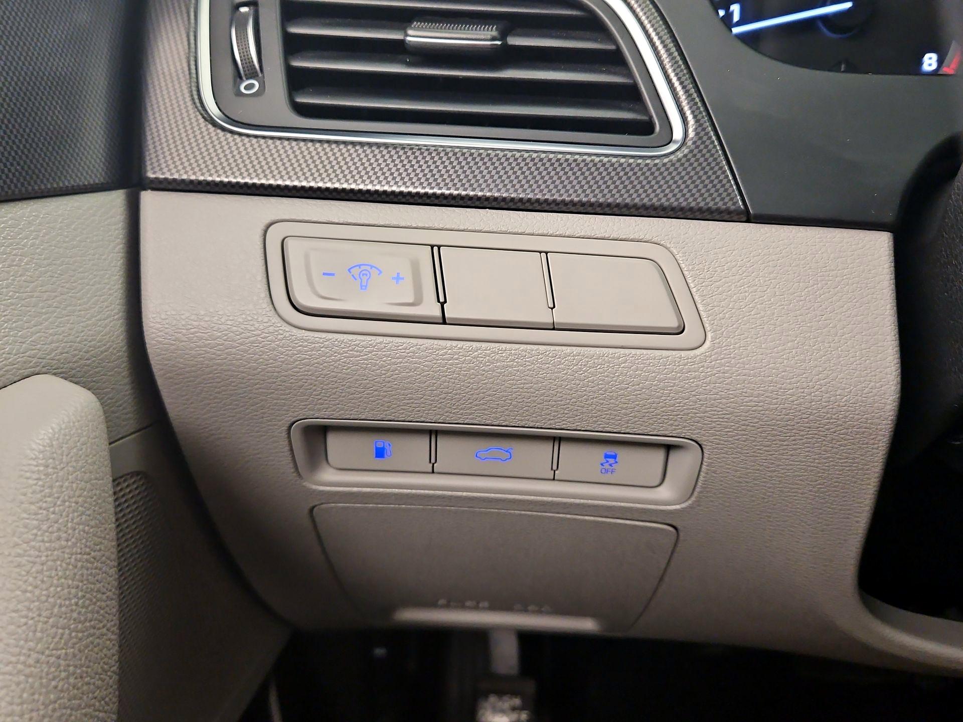 Thumbnail: 2017 Hyundai Sonata - 13