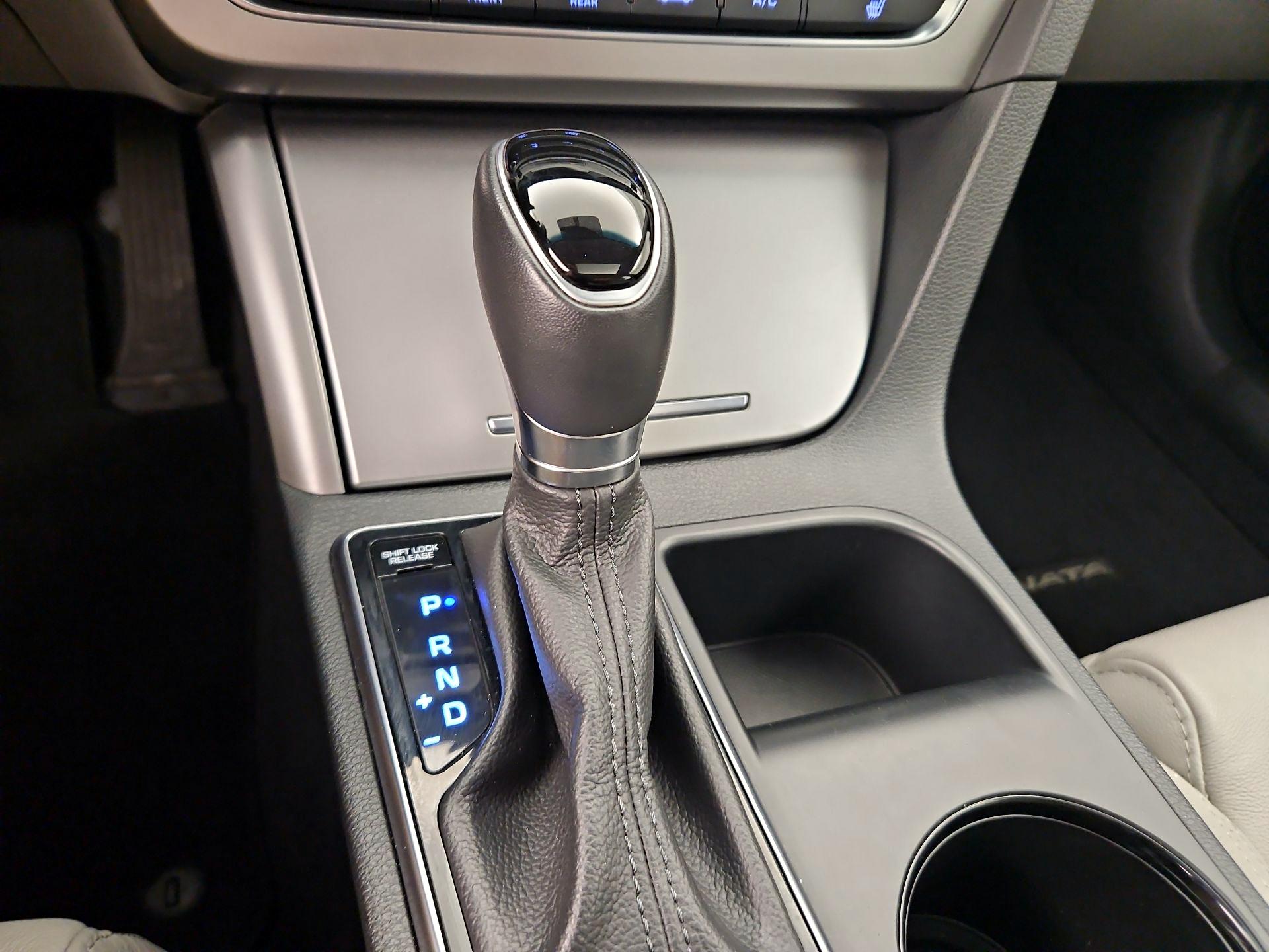 Thumbnail: 2017 Hyundai Sonata - 17