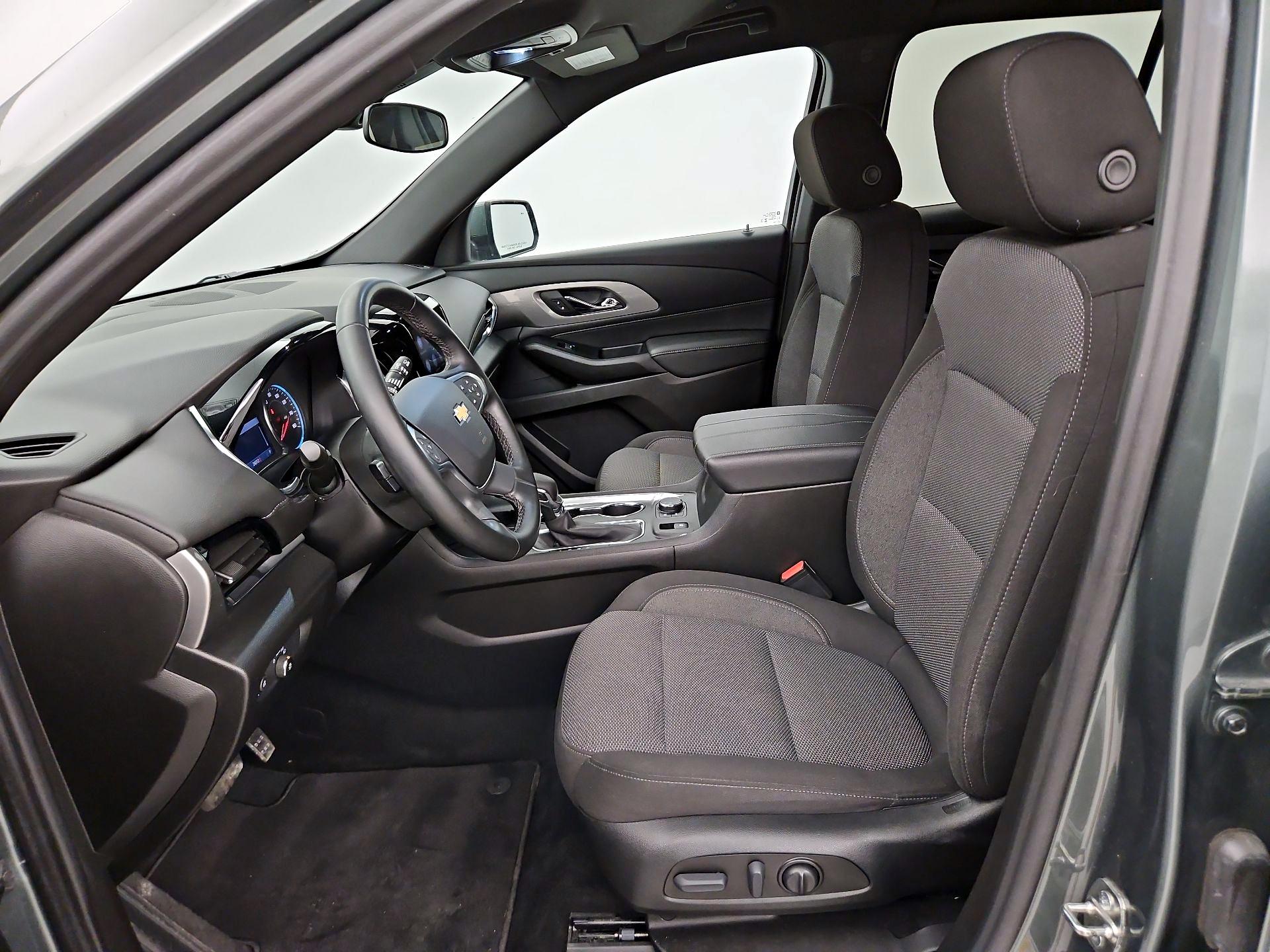 Thumbnail: 2023 Chevrolet Traverse - 11