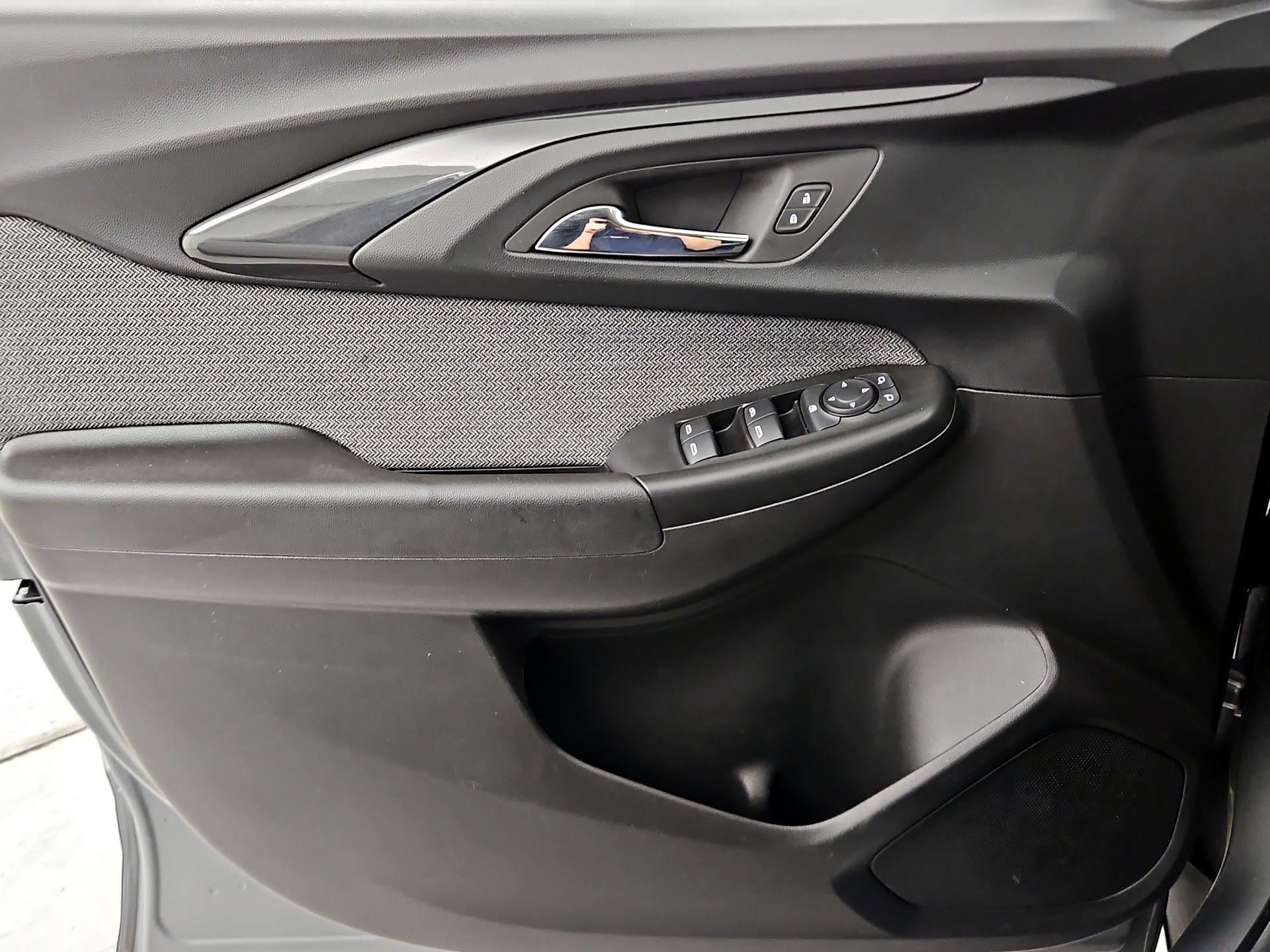 Thumbnail: 2023 Chevrolet TrailBlazer - 12