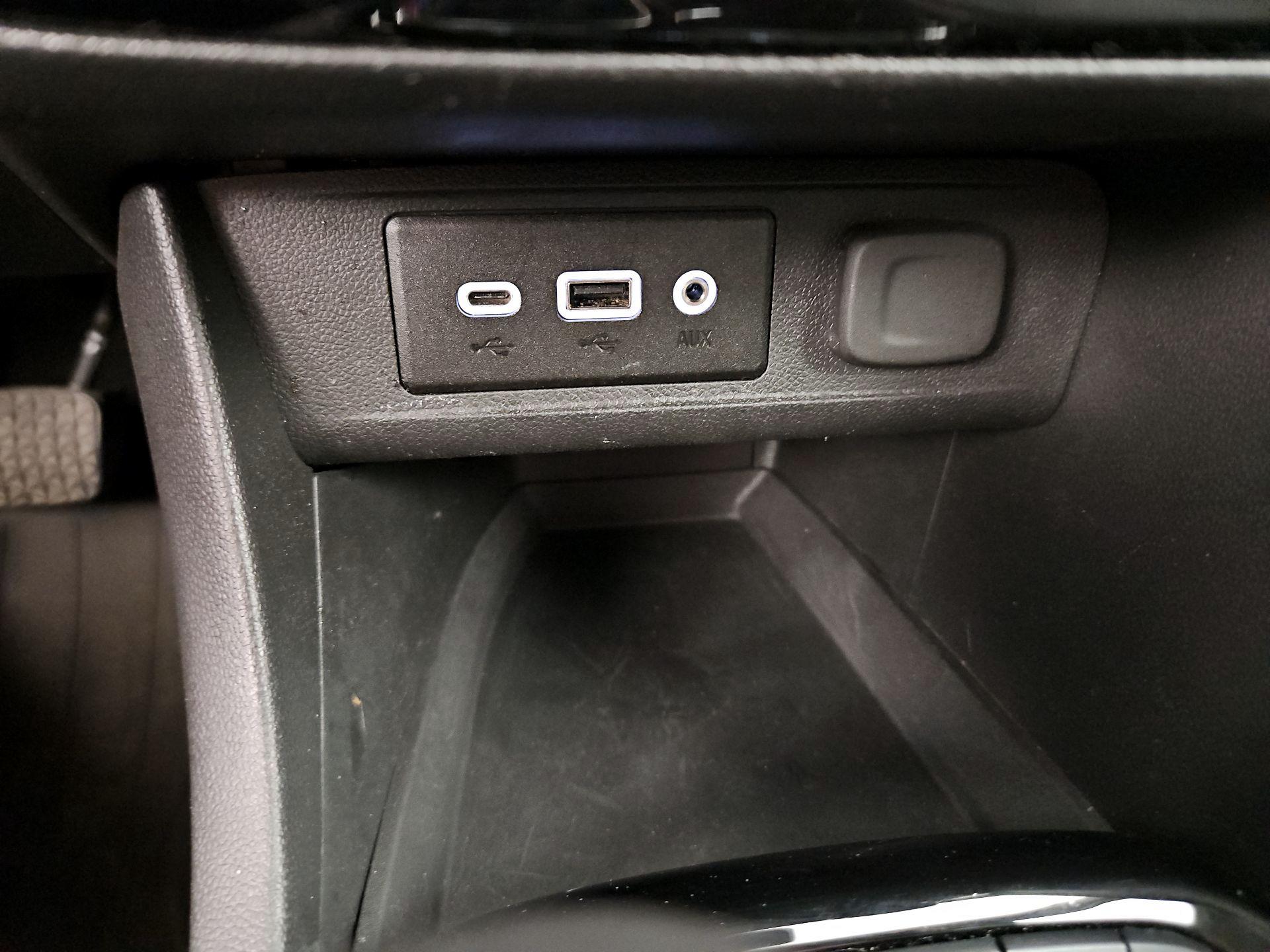 Thumbnail: 2023 Buick Encore GX - 18