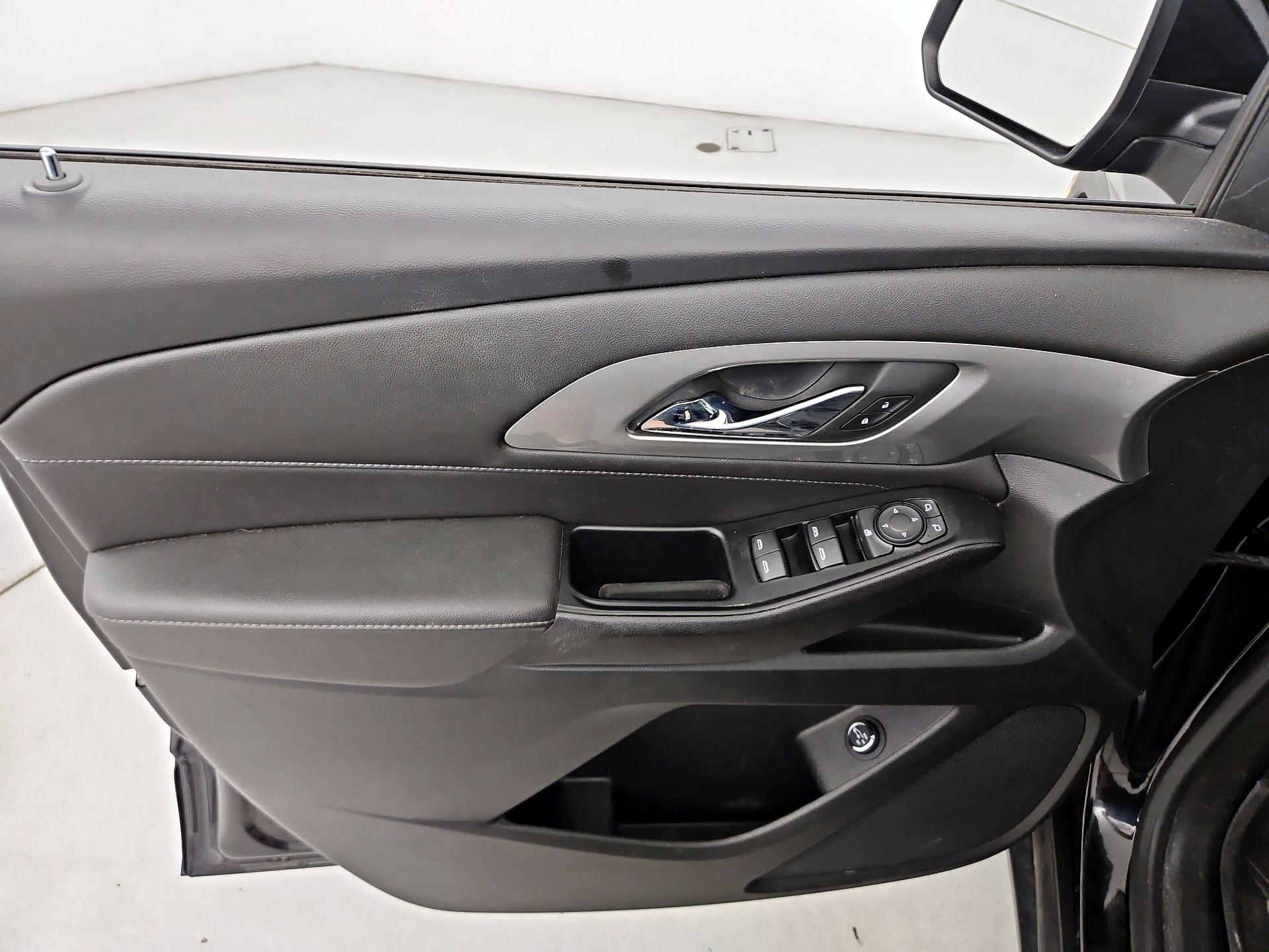Thumbnail: 2023 Chevrolet Traverse - 12