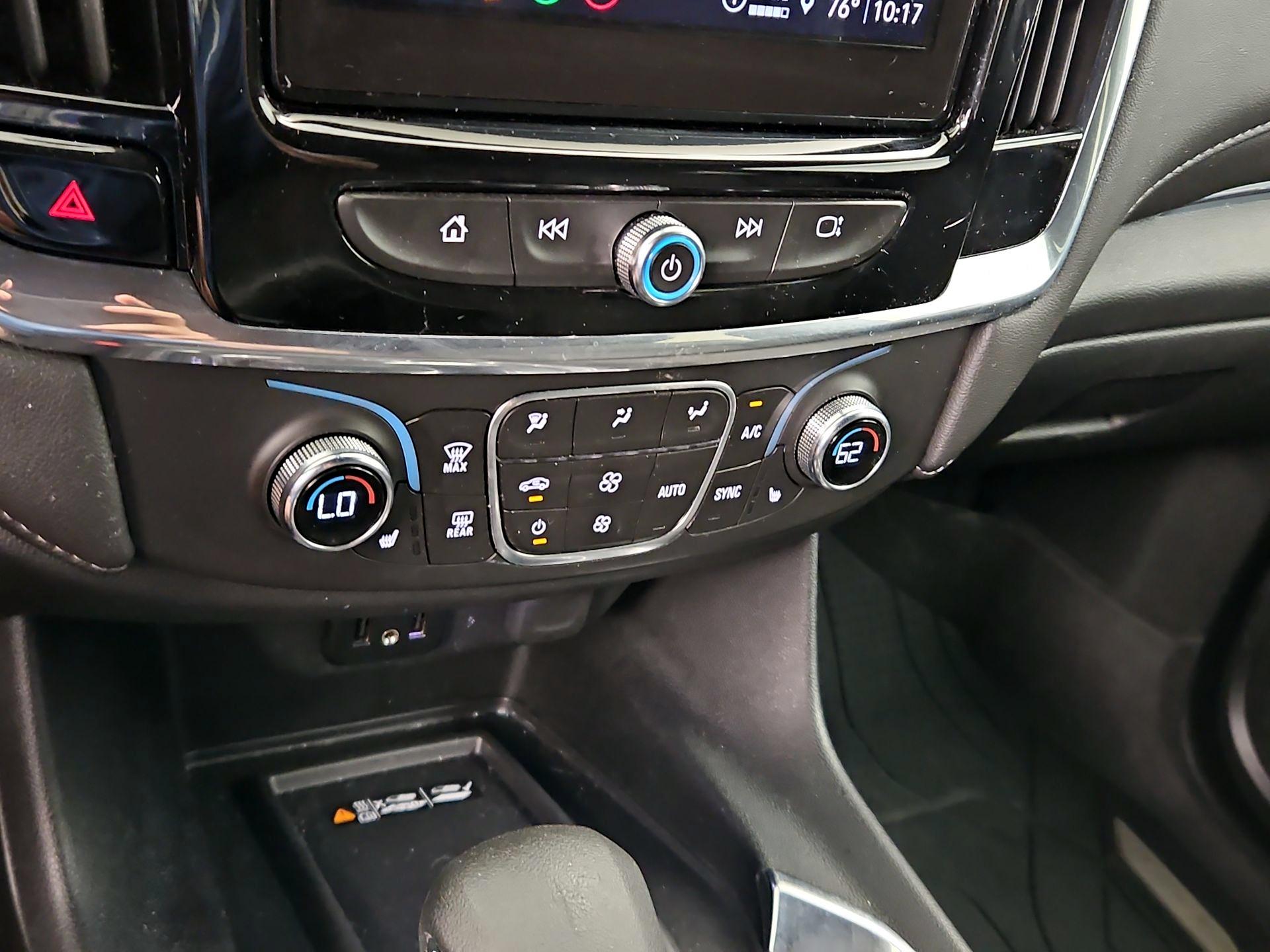 Thumbnail: 2023 Chevrolet Traverse - 16