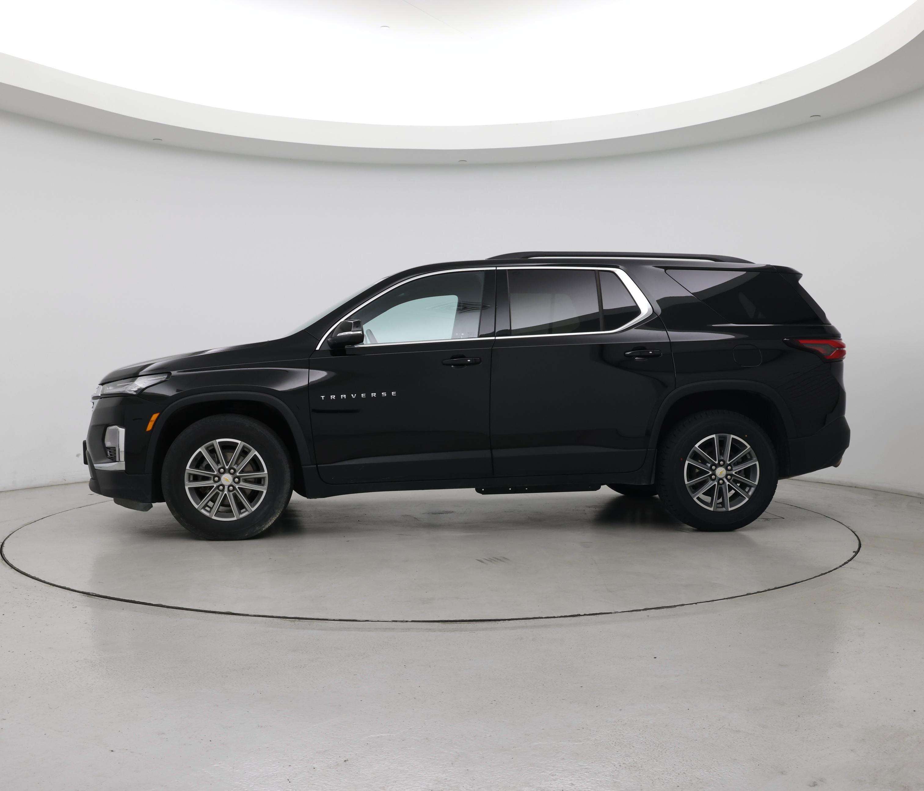 Thumbnail: 2023 Chevrolet Traverse - 3