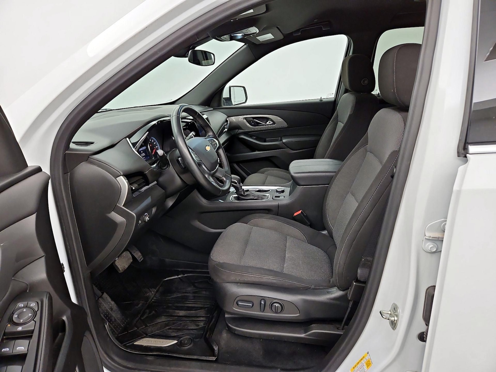 2023 Chevrolet Traverse 1LT - Photo 12