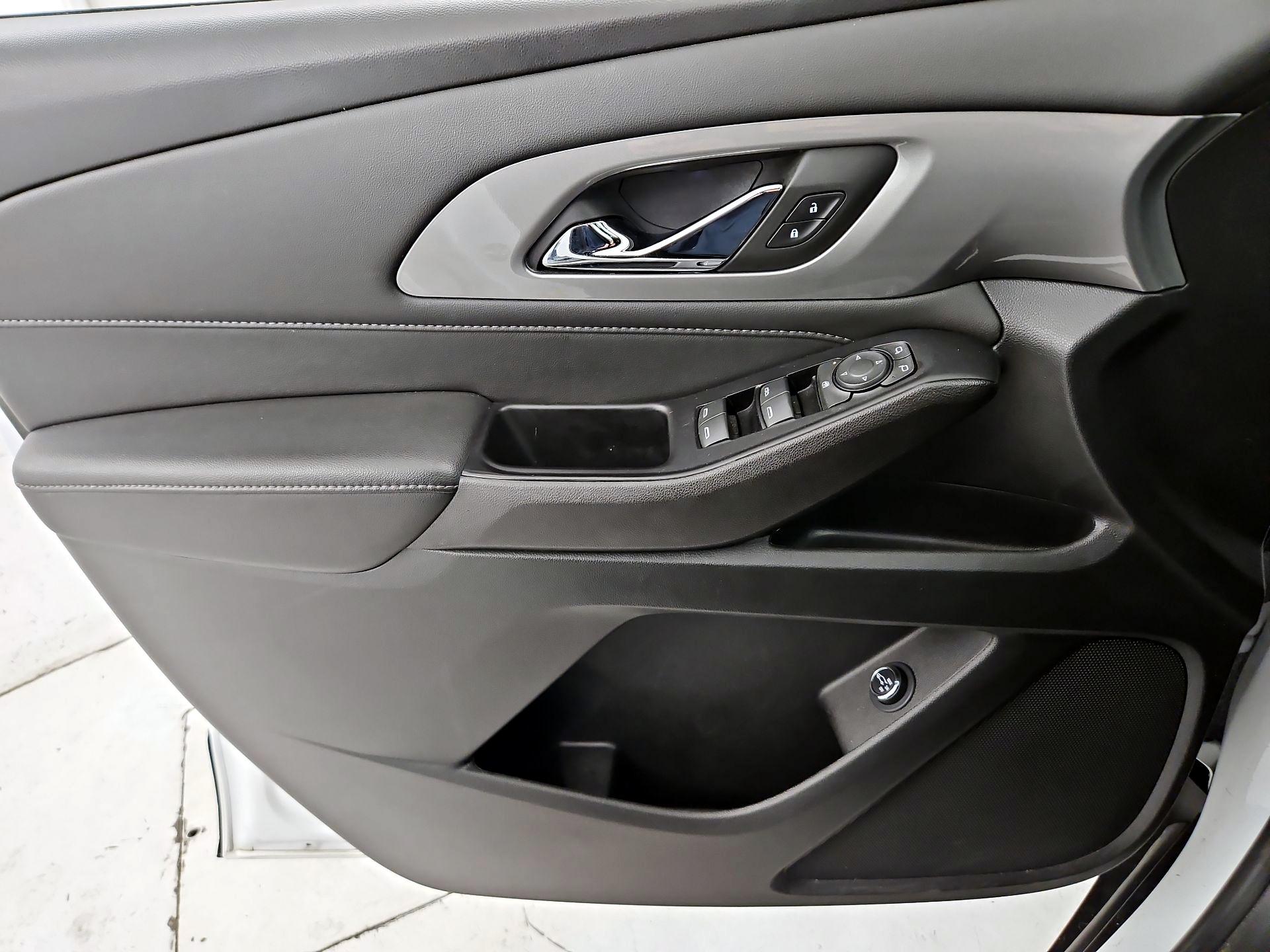 Thumbnail: 2023 Chevrolet Traverse - 12