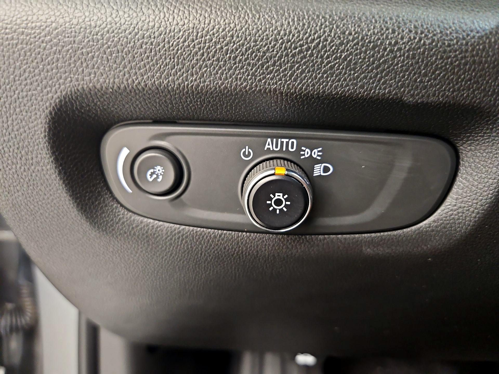 Thumbnail: 2023 Chevrolet Traverse - 13