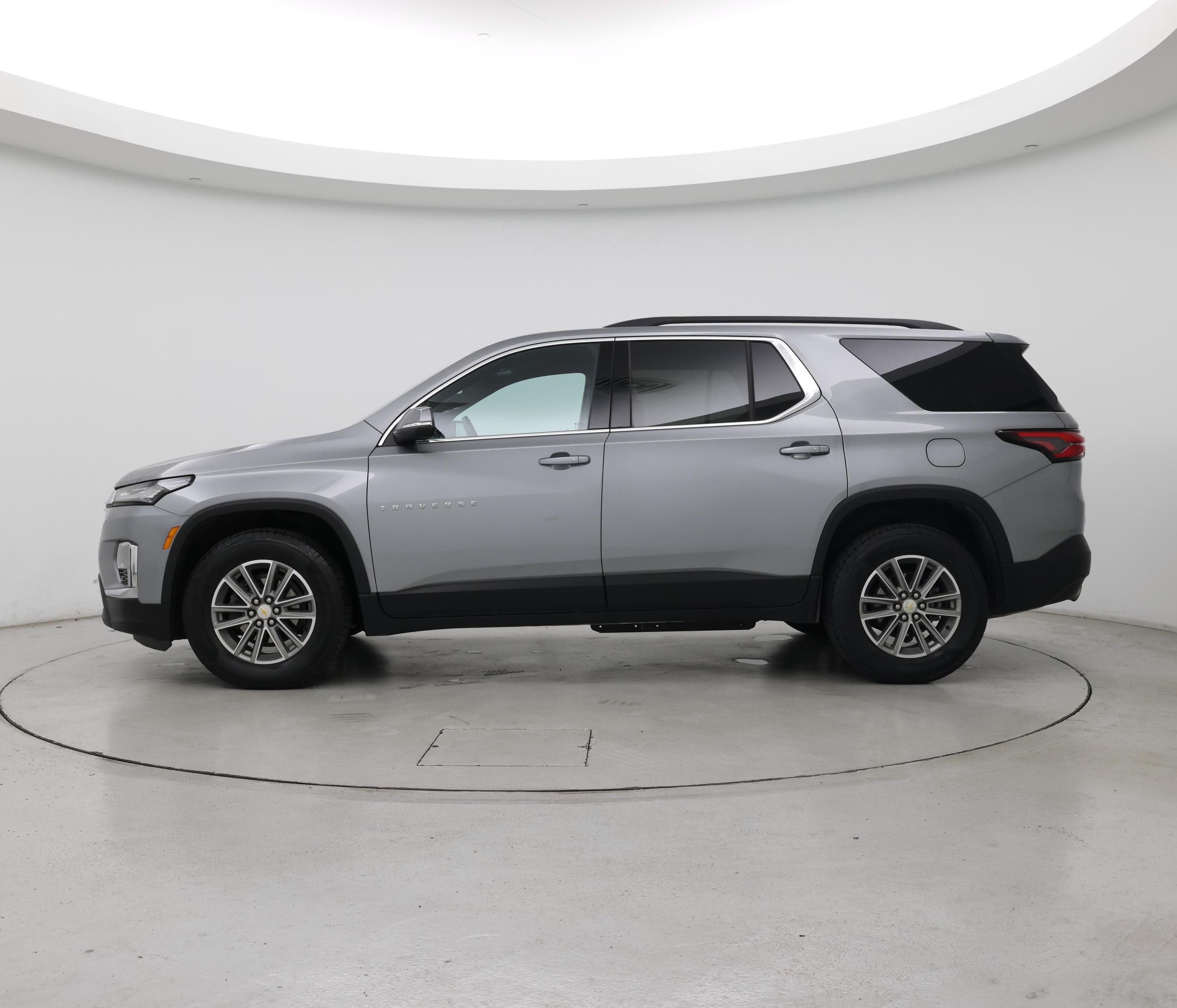 Thumbnail: 2023 Chevrolet Traverse - 3