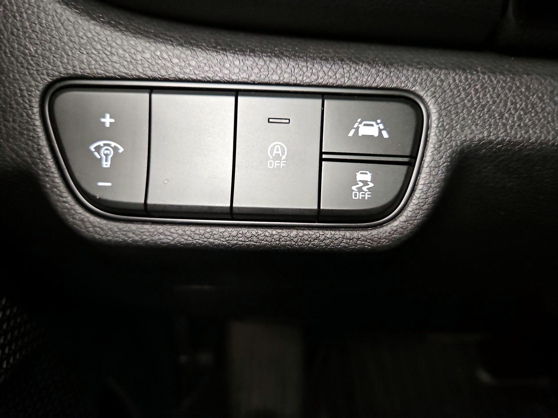 Thumbnail: 2023 Kia Seltos - 13