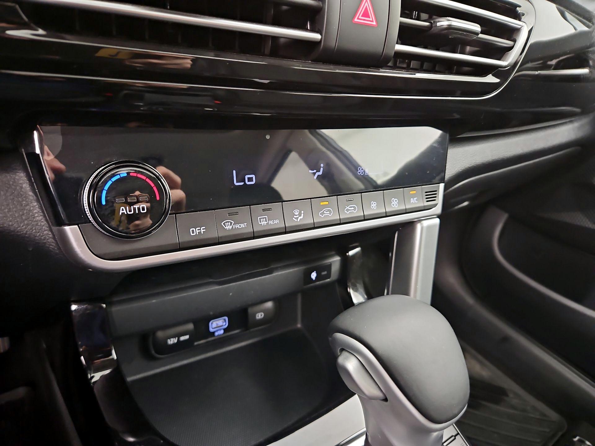 Thumbnail: 2023 Kia Seltos - 17