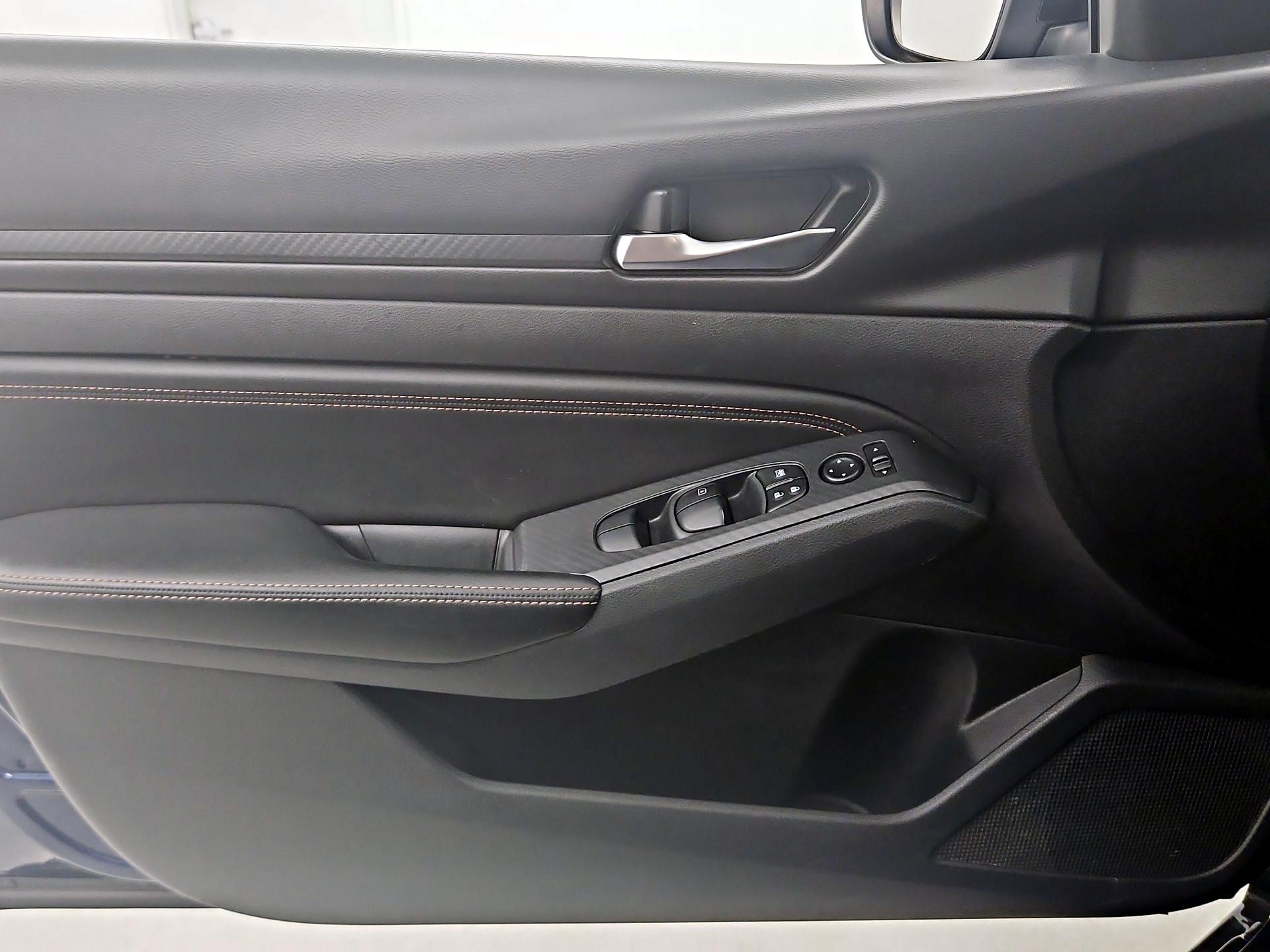 Thumbnail: 2019 Nissan Altima - 12