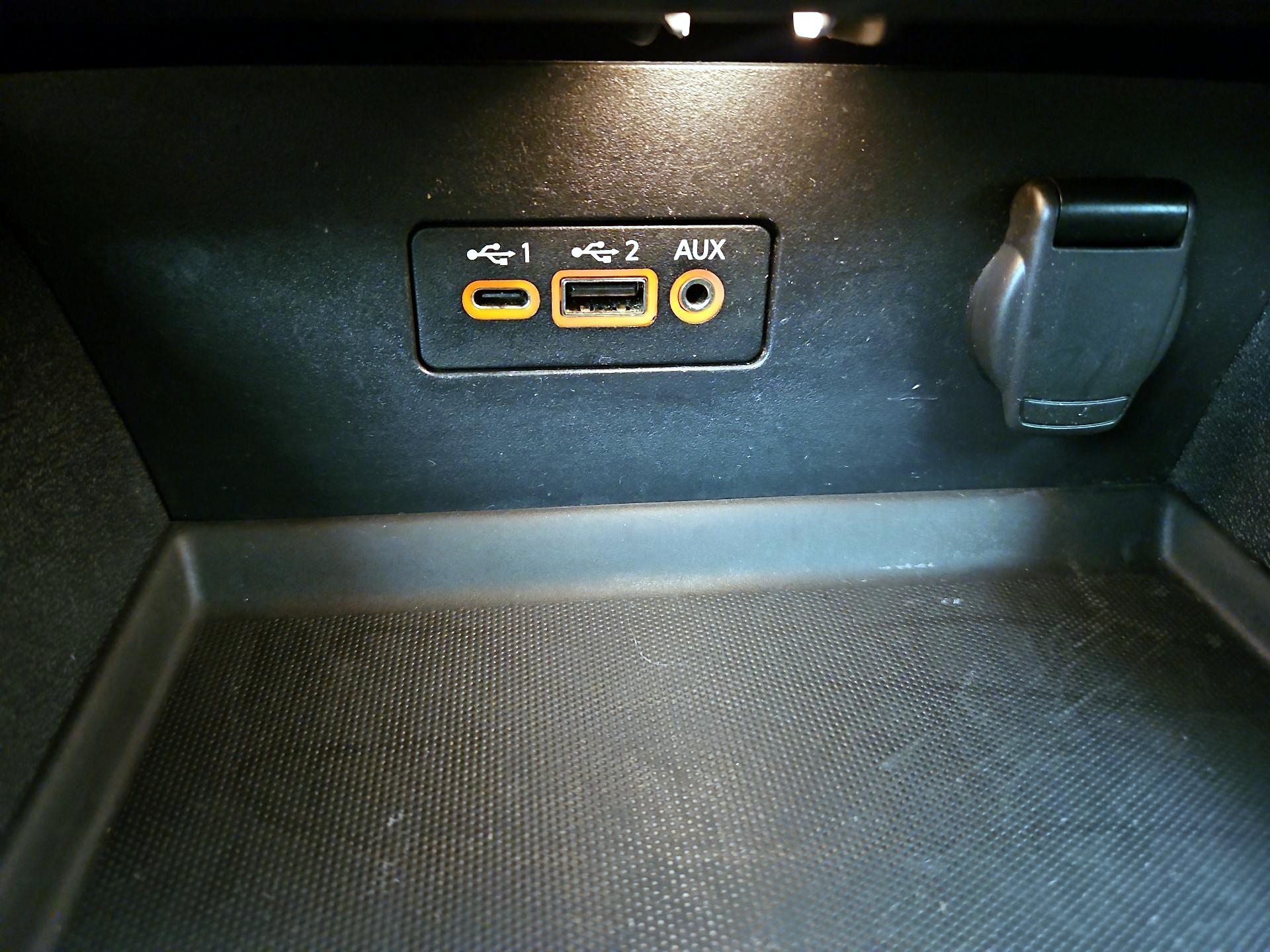 Thumbnail: 2019 Nissan Altima - 18