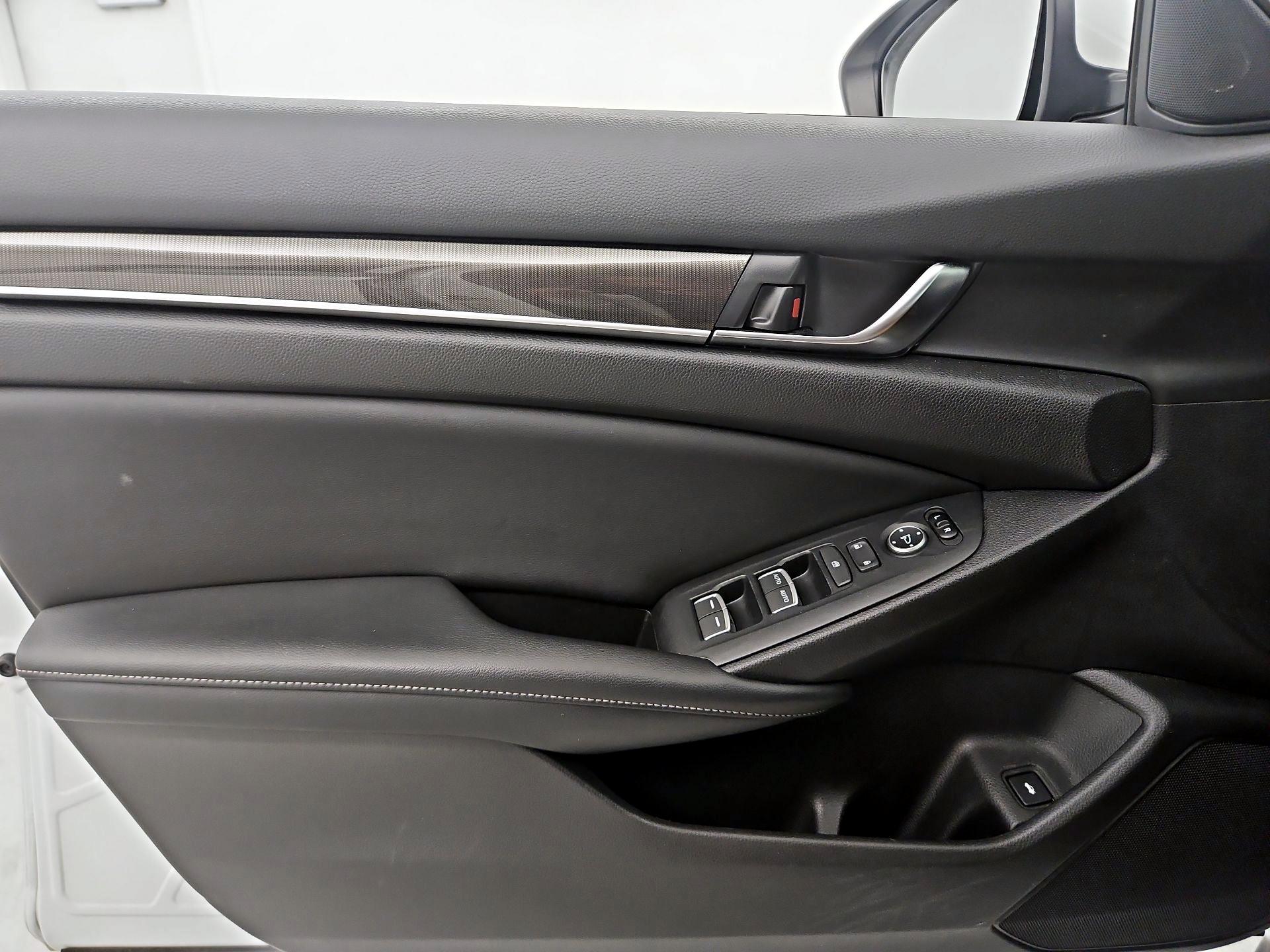 Thumbnail: 2018 Honda Accord - 12