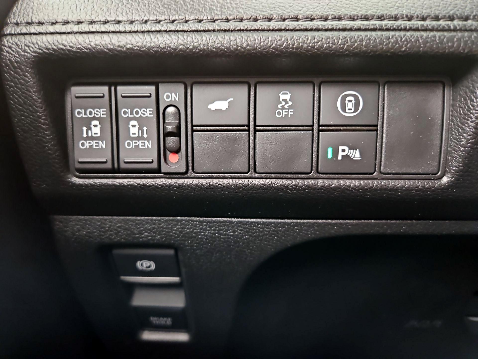 Thumbnail: 2023 Honda Odyssey - 13