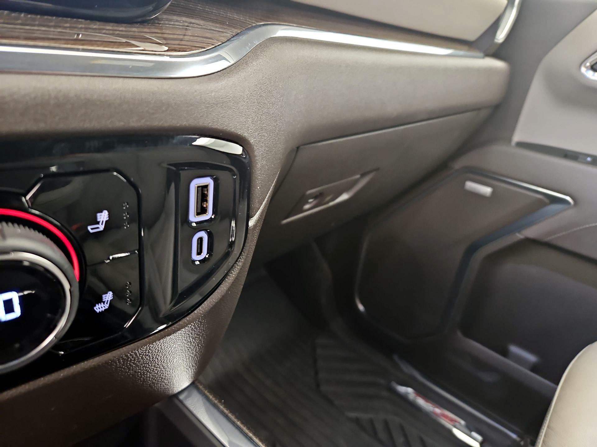 Thumbnail: 2025 Chevrolet Silverado 1500 - 18