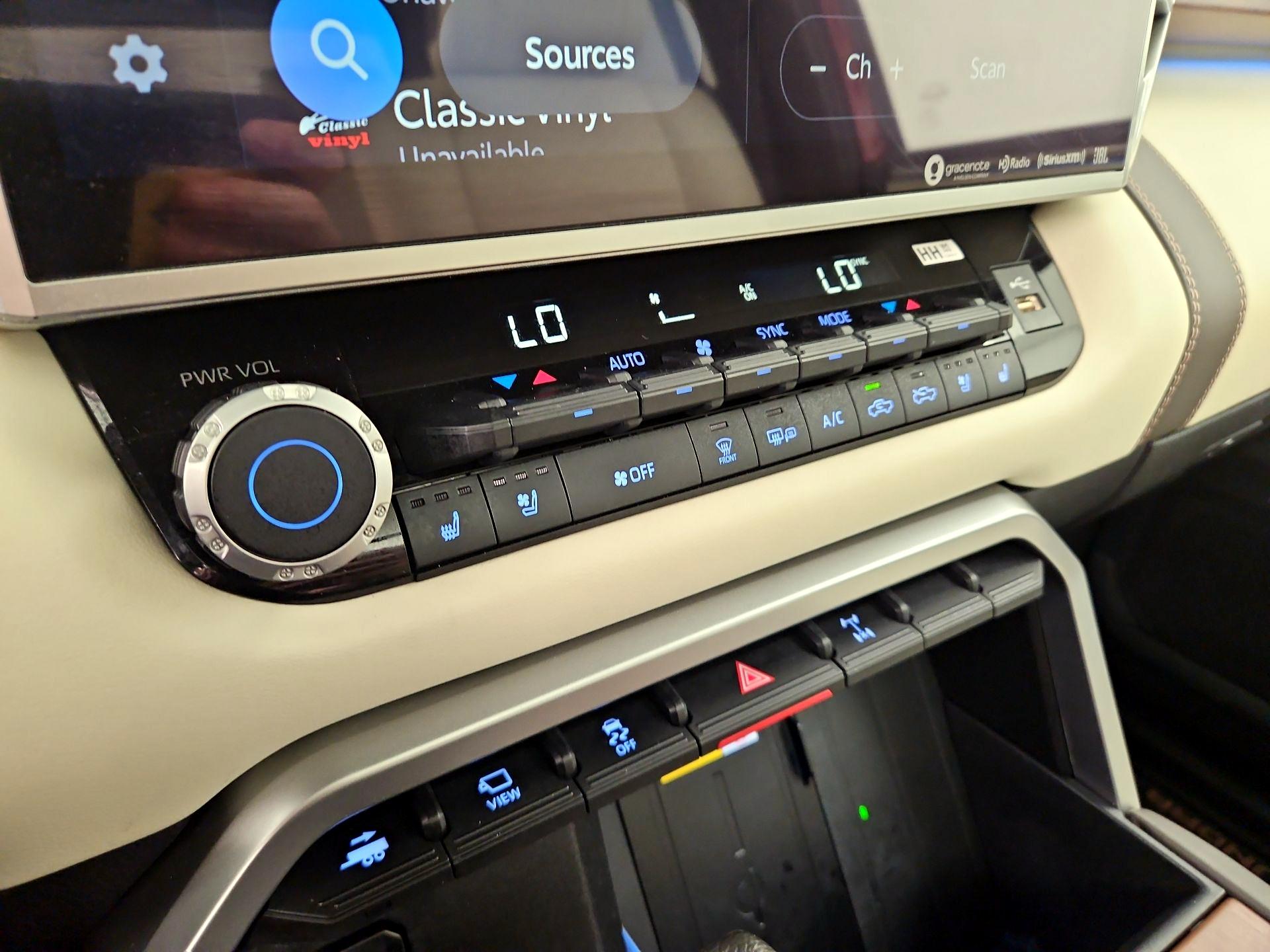 Thumbnail: 2024 Toyota Tundra - 16