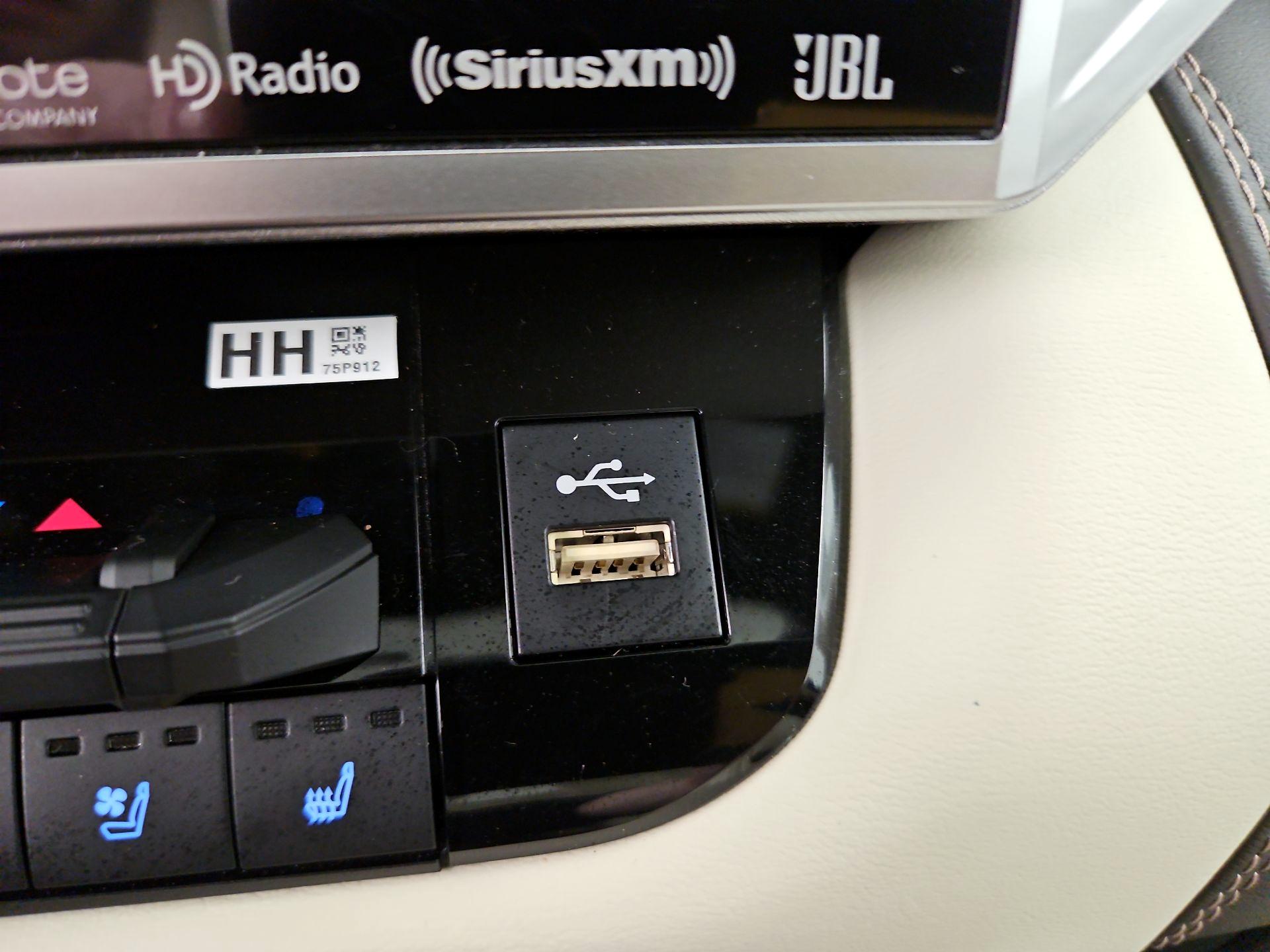 Thumbnail: 2024 Toyota Tundra - 18