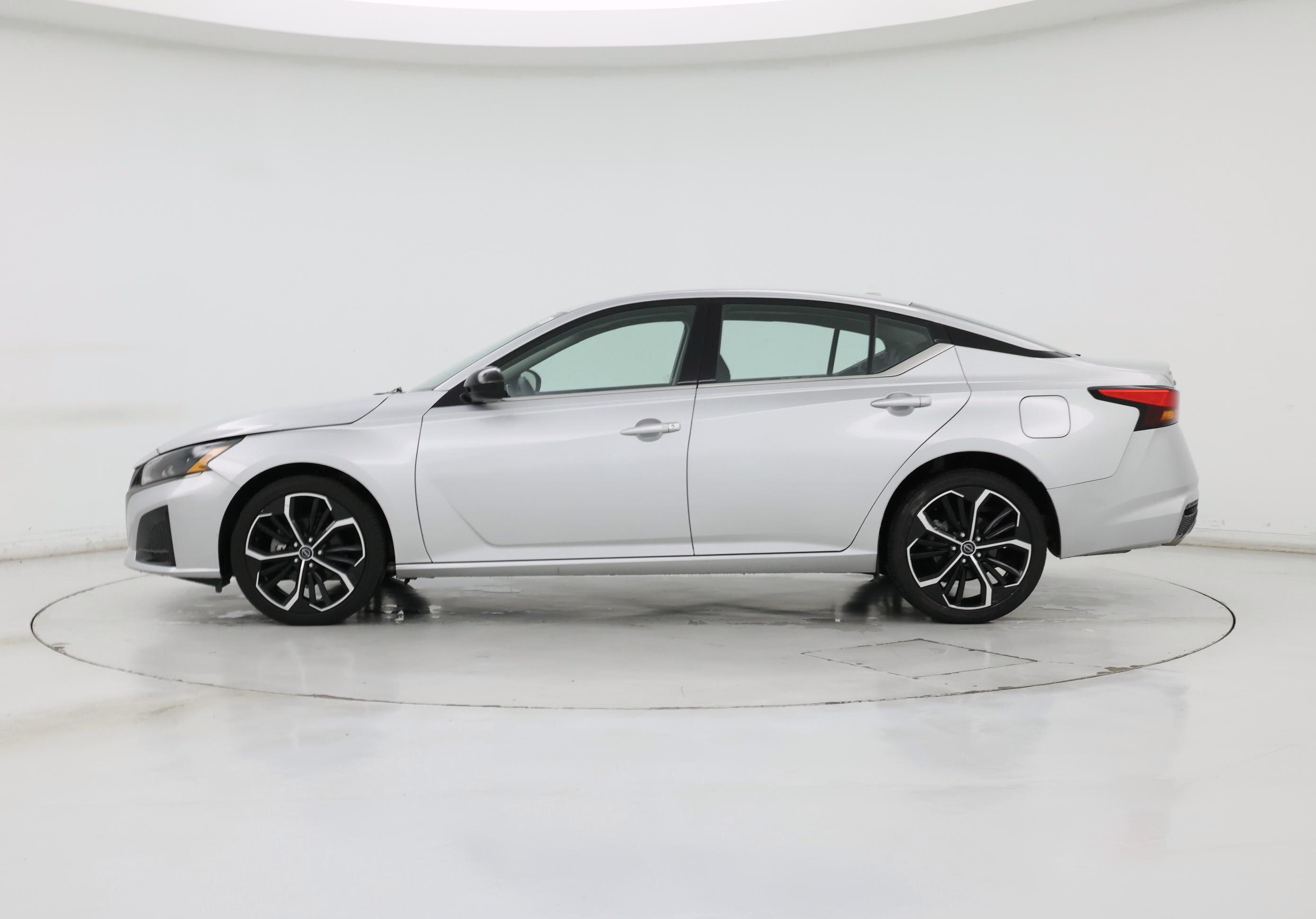 Thumbnail: 2023 Nissan Altima - 3
